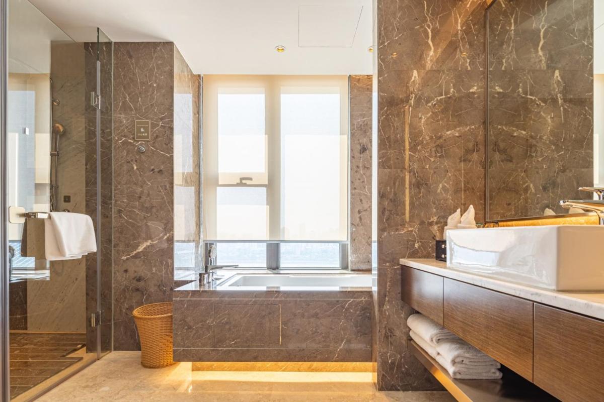 Superior King Room photo 2