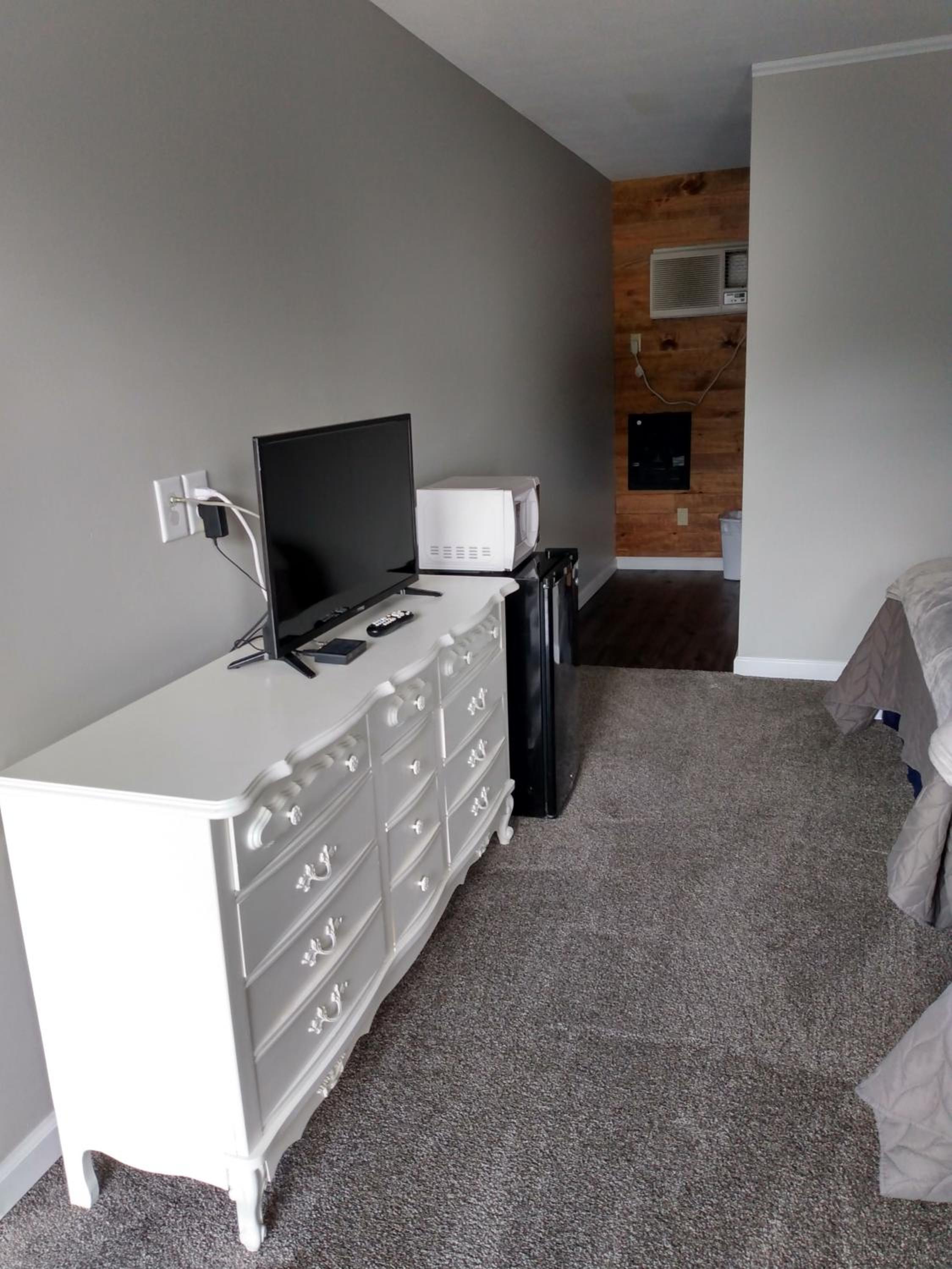 Deluxe Queen Room - Photo 5
