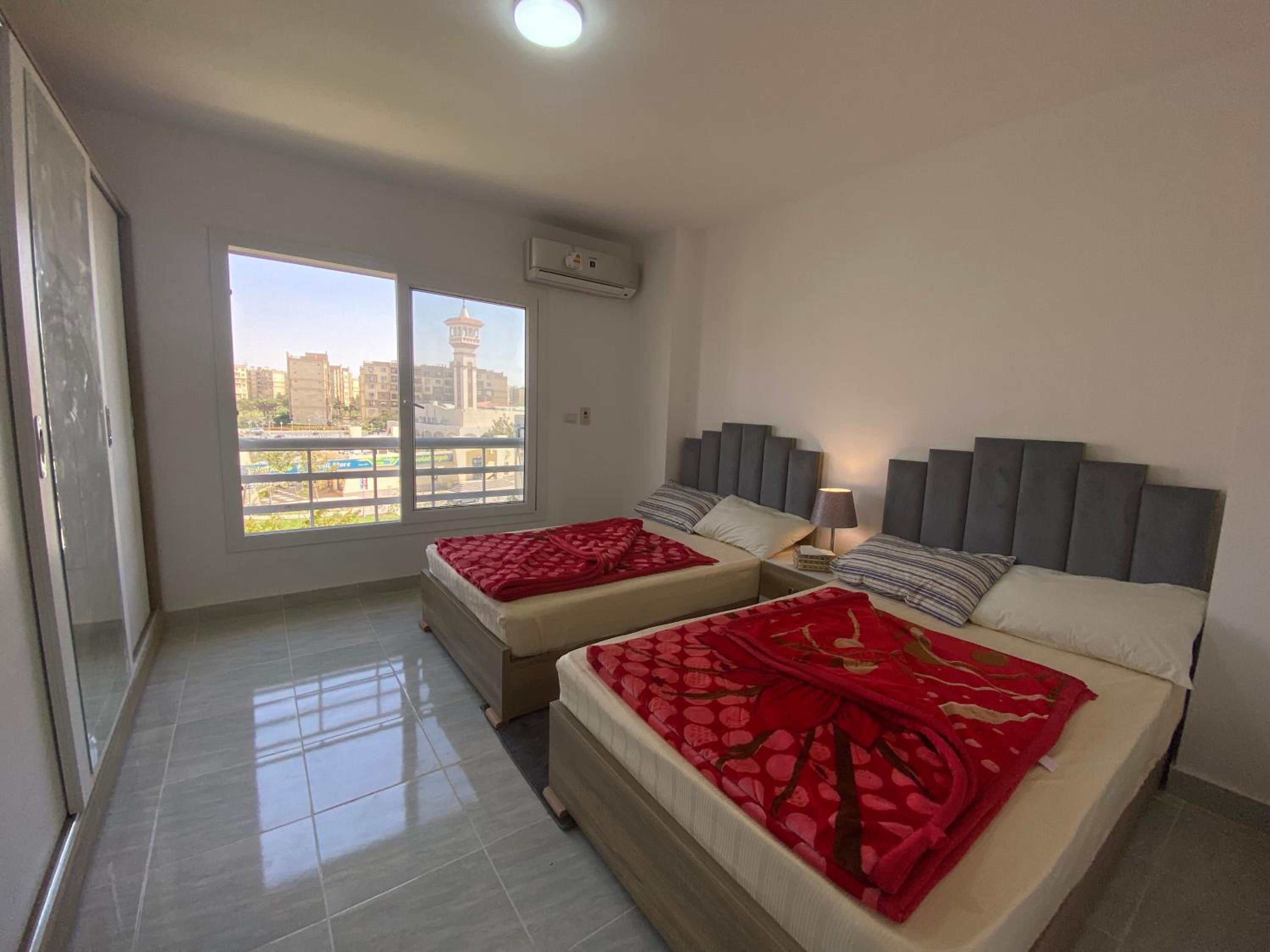 Three-Bedroom Premium Apartment with Balcony photo 2