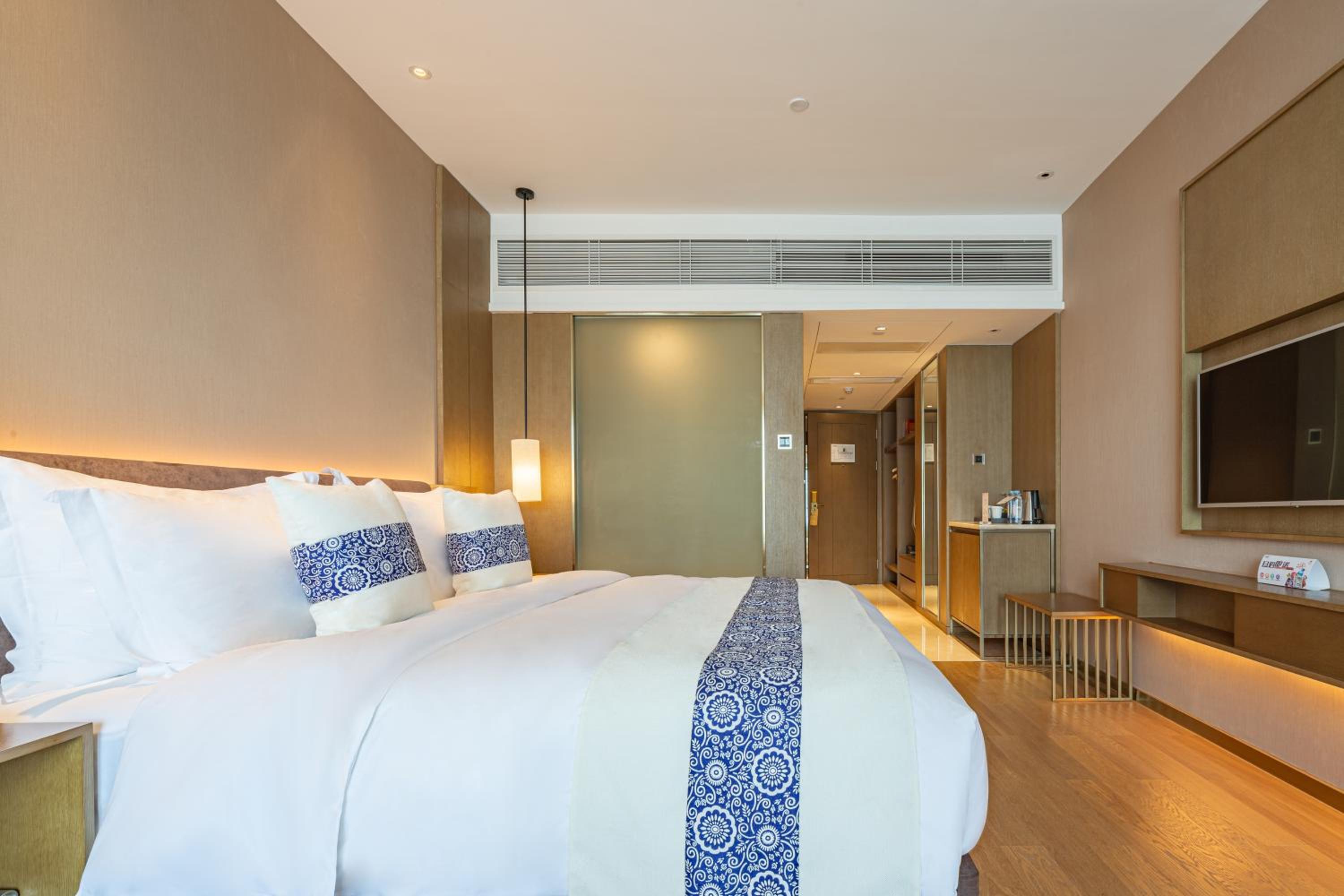 Deluxe Double Room with Shower photo 3