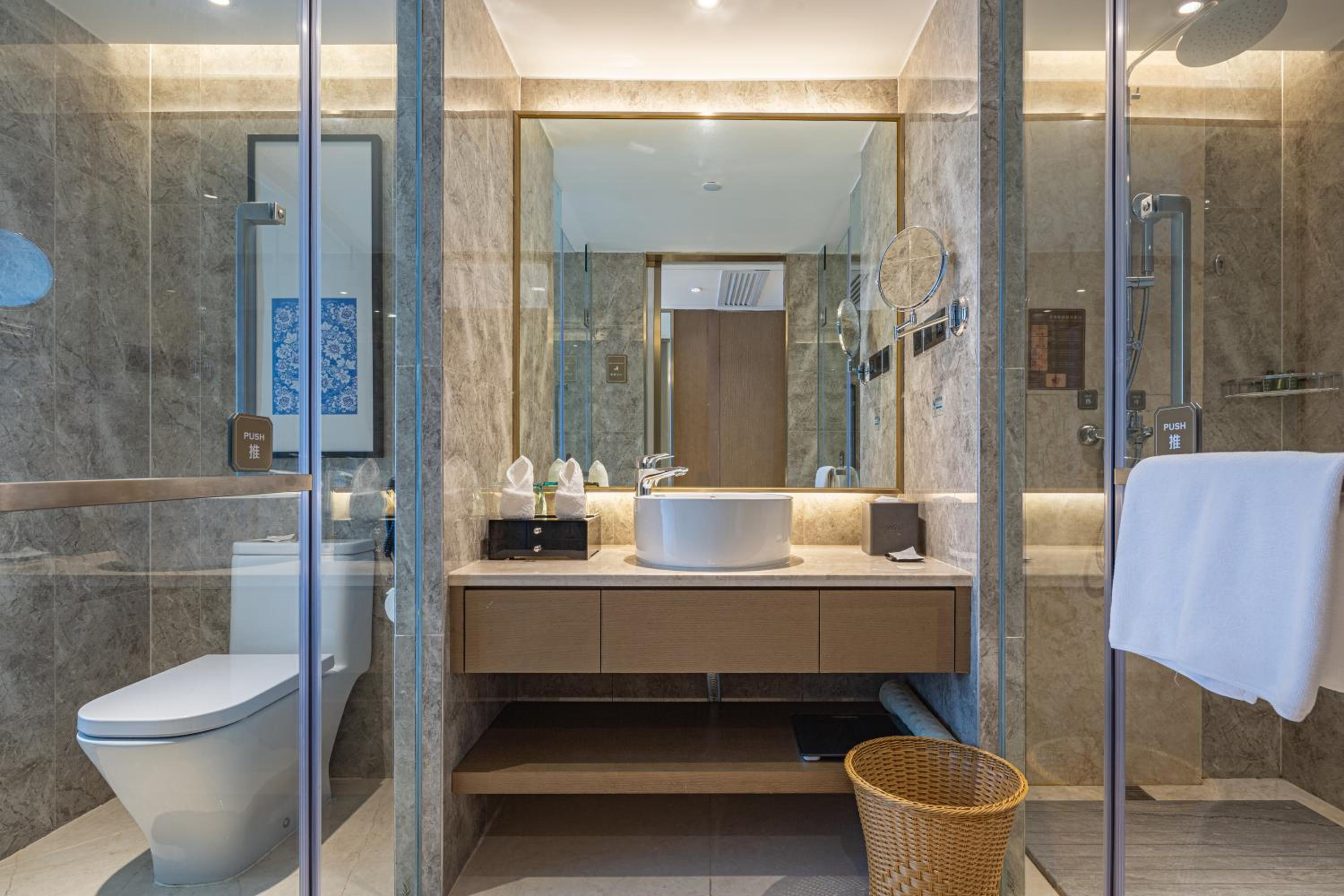 Deluxe Double Room with Shower