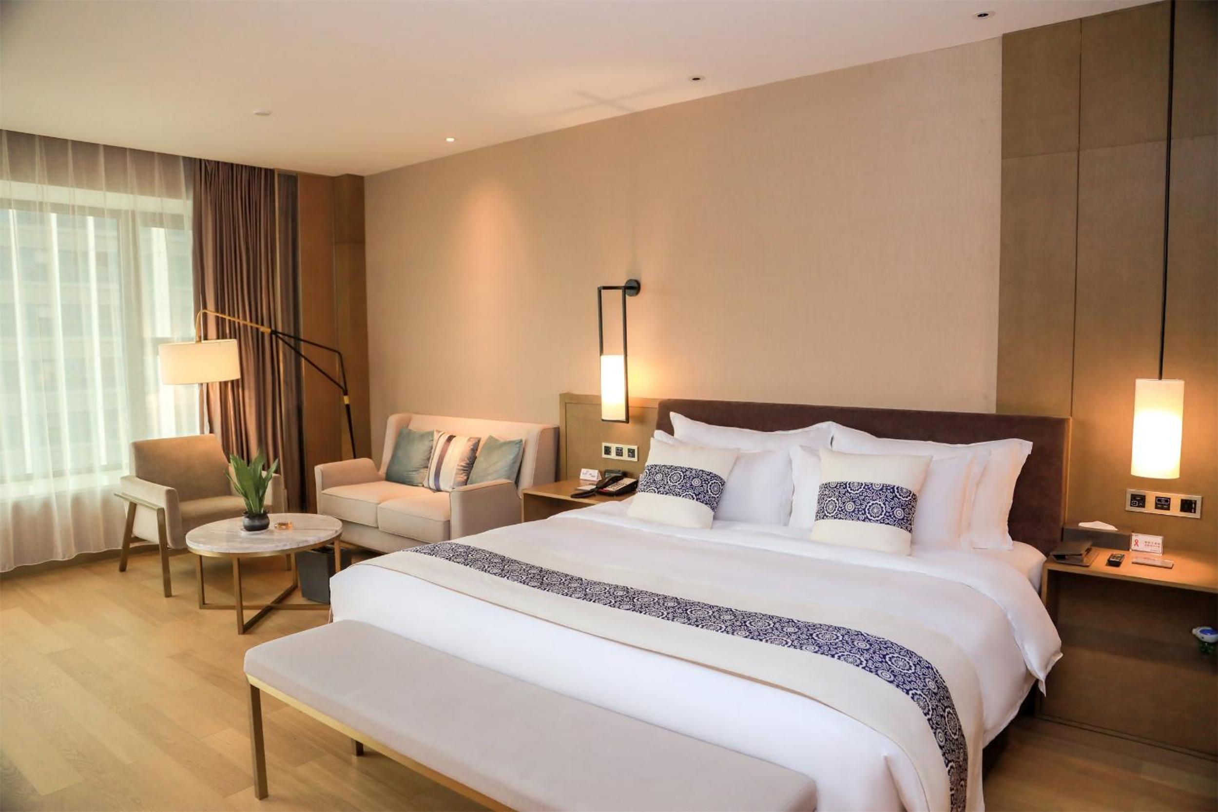 Deluxe Queen Room photo 3