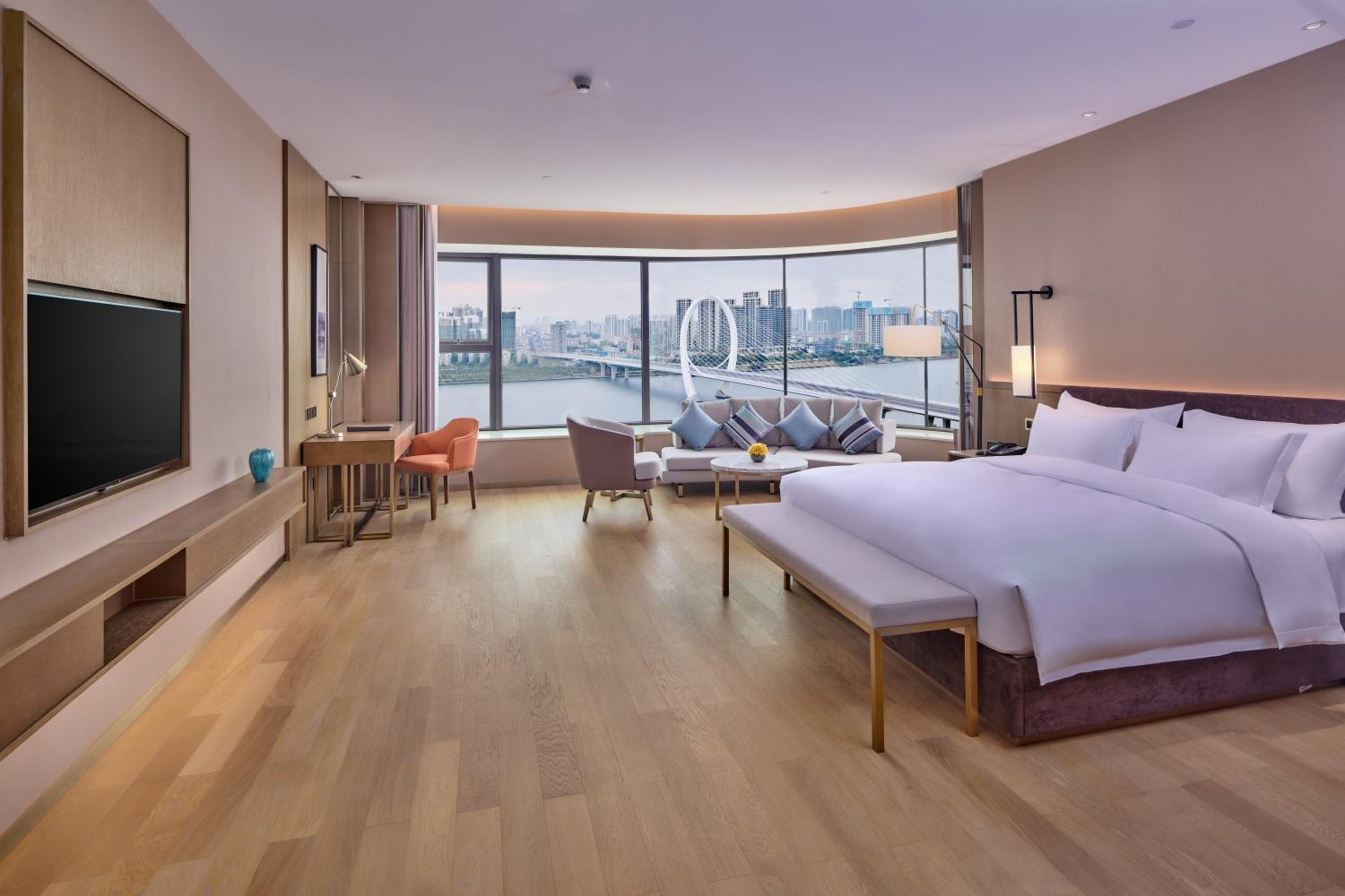 Deluxe King Room photo 3