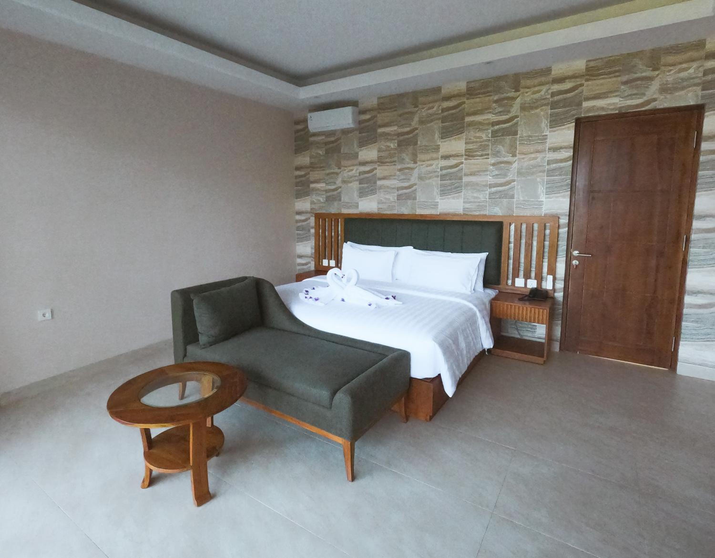 Villa photo 3