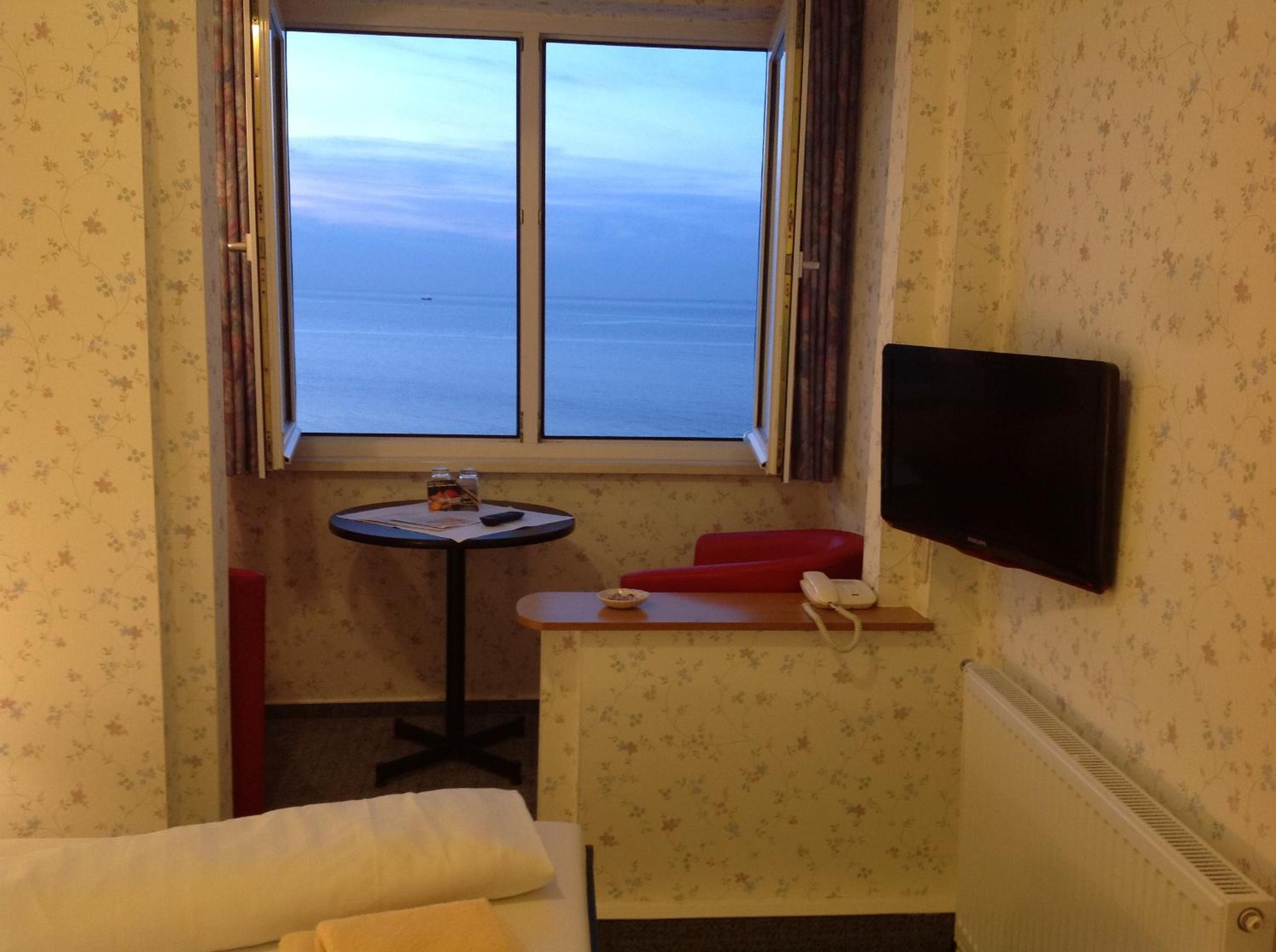 Small Double Room with Sea View  photo 3
