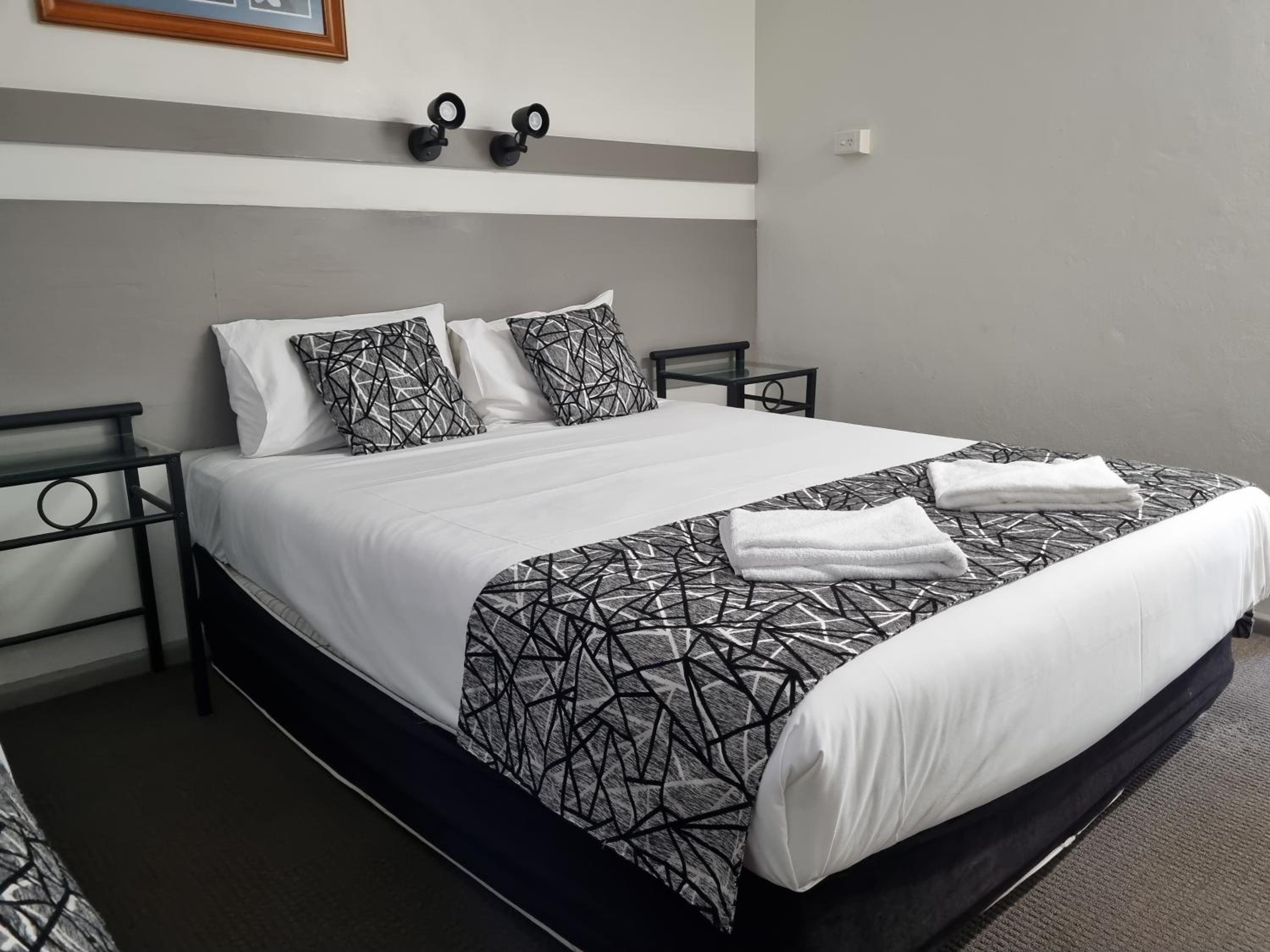 Deluxe Queen Room - Photo 1