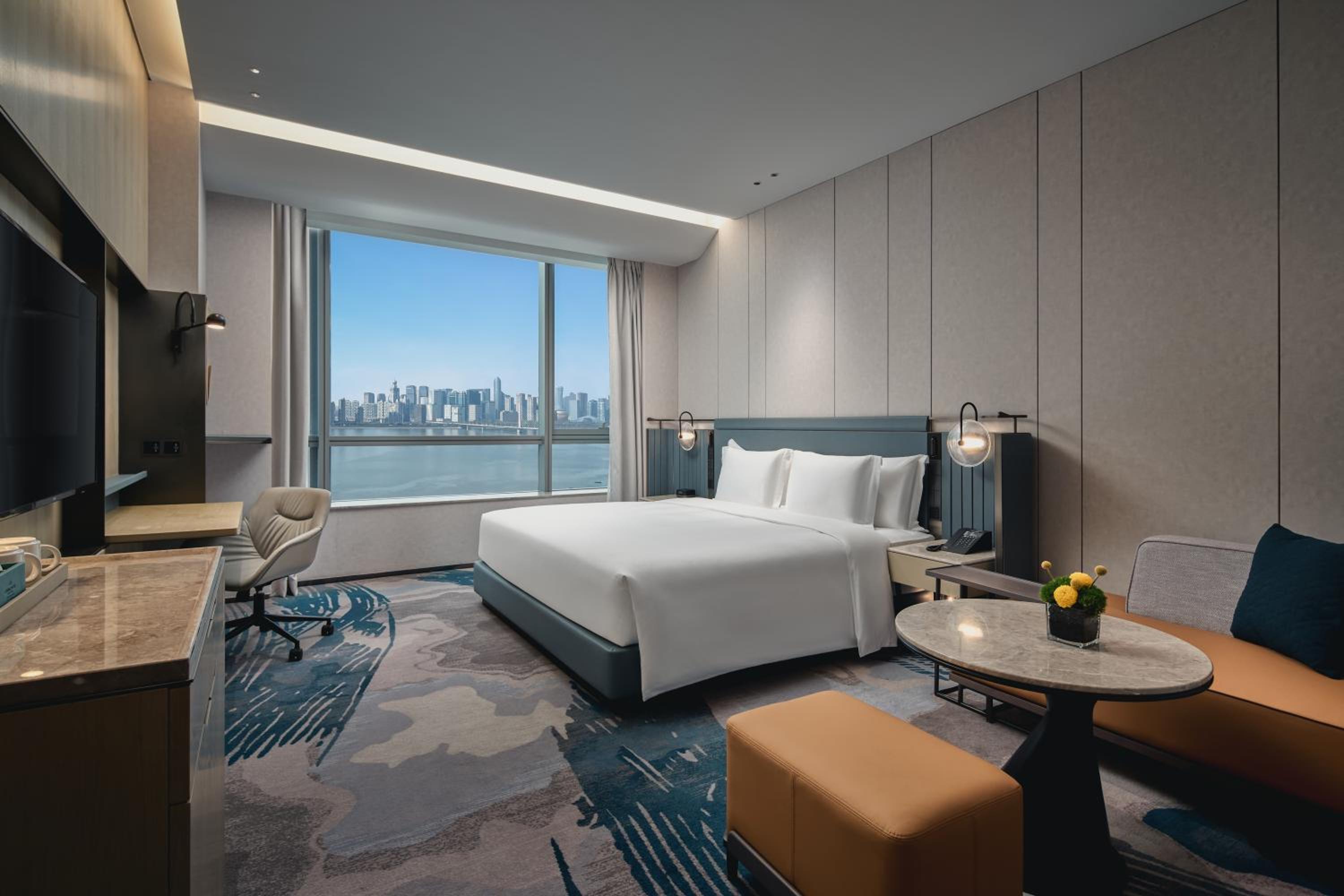 Standard King Room with River View - Lounge Access photo 1