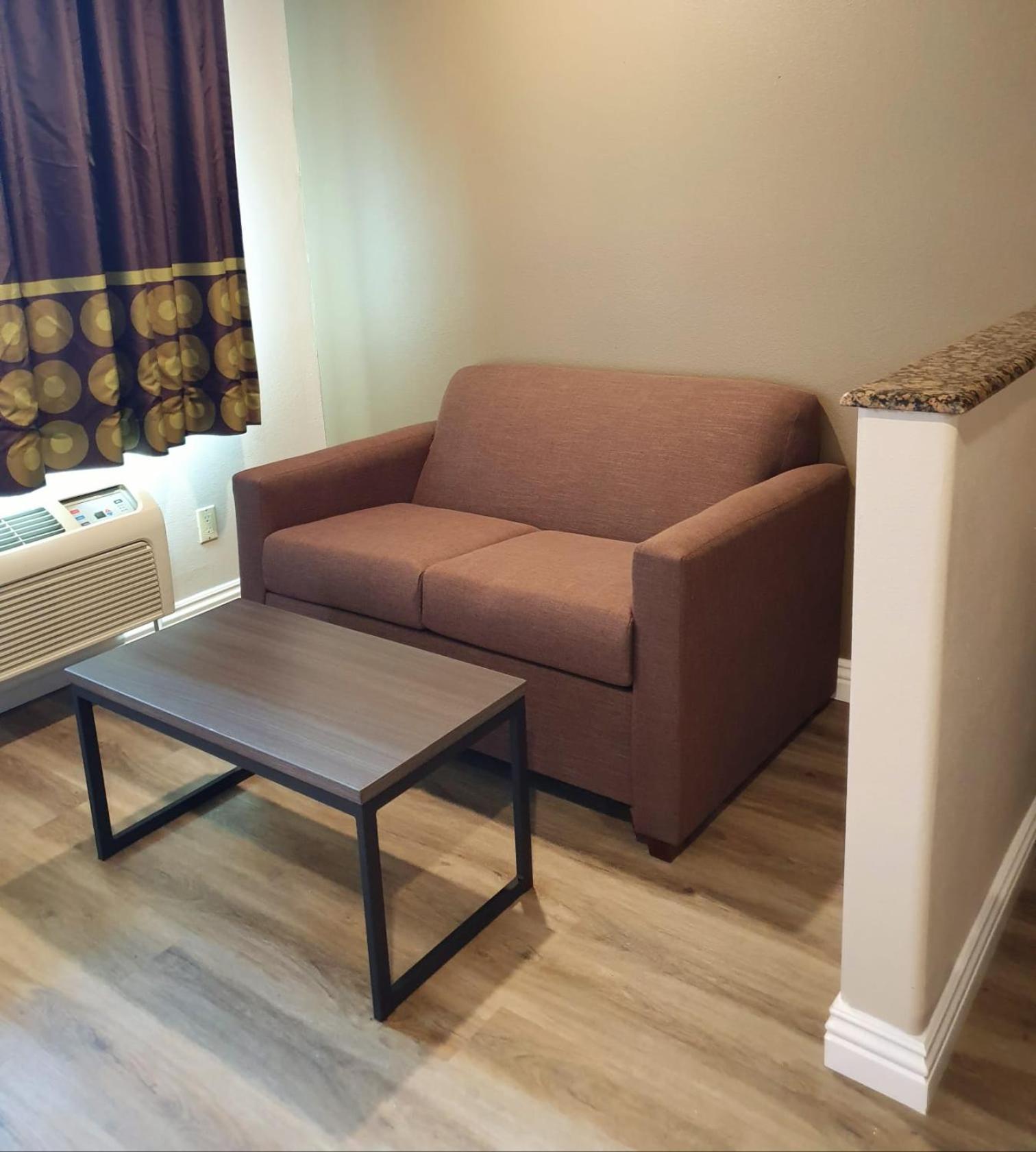 King Room - Non-Smoking - Photo 1