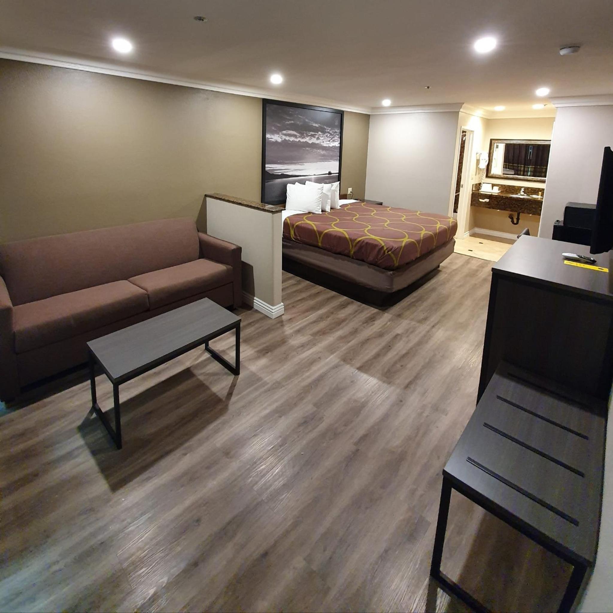 King Studio Suite - Non-Smoking - Photo 4
