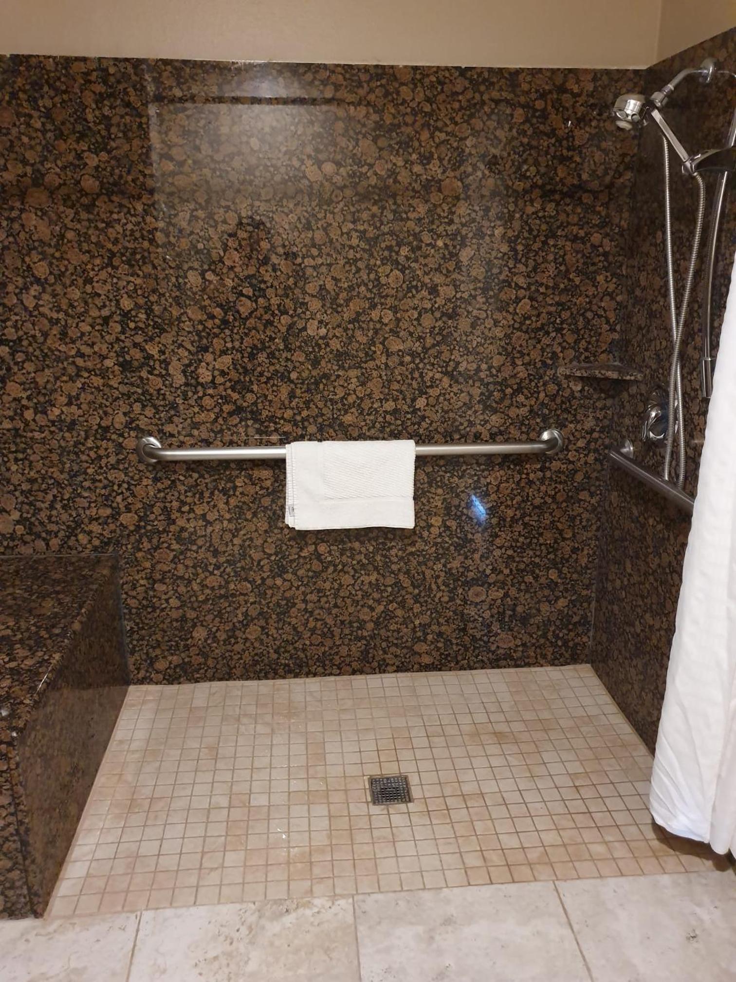 King Room - Disability Access - Photo 2
