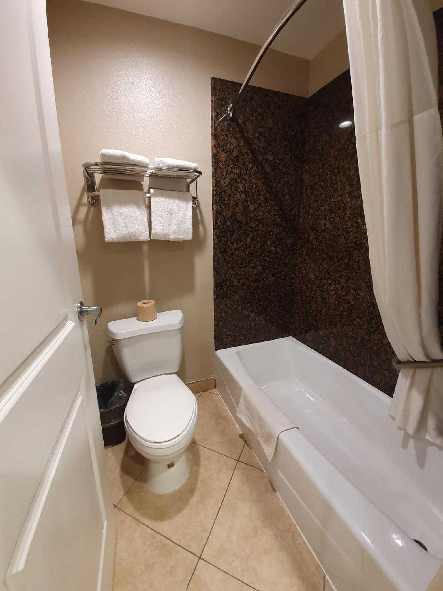 King Room - Non-Smoking - Photo 7