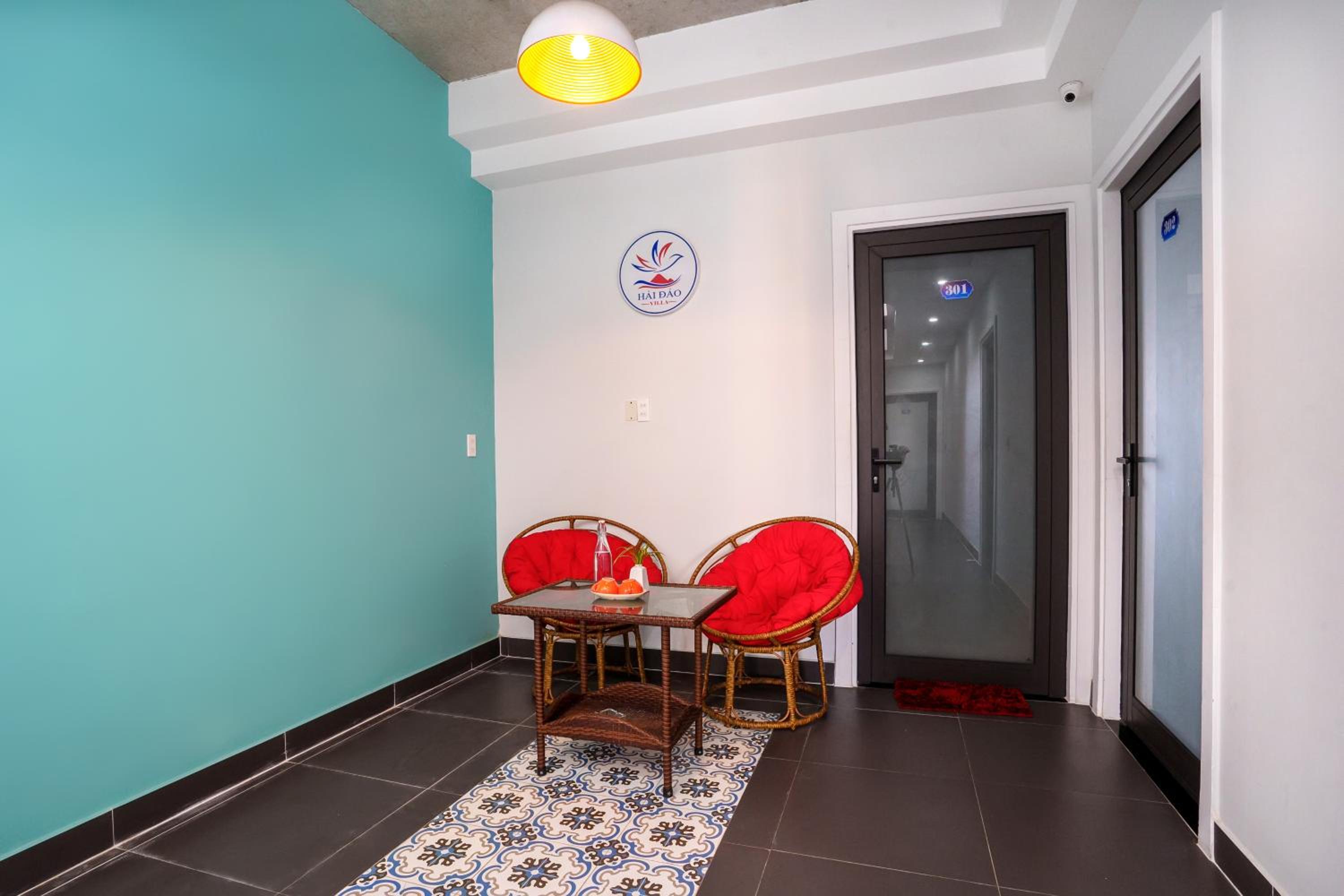 Deluxe Double Room with Balcony - Photo 14