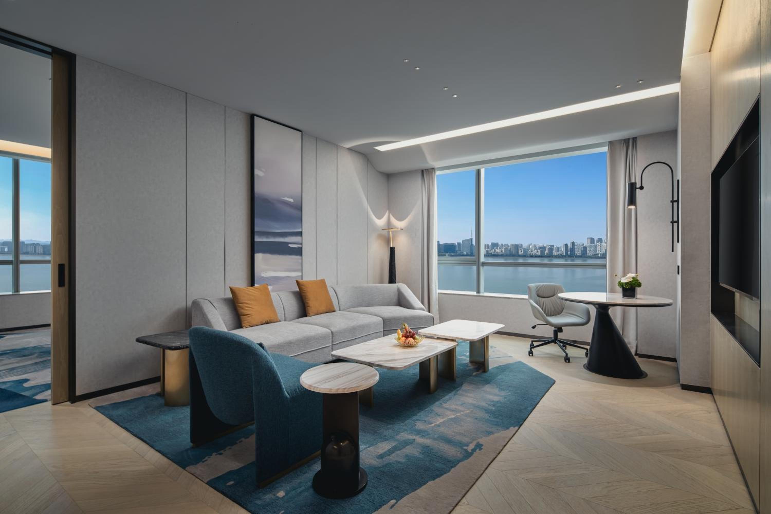 One-Bedroom Suite with River View photo 1