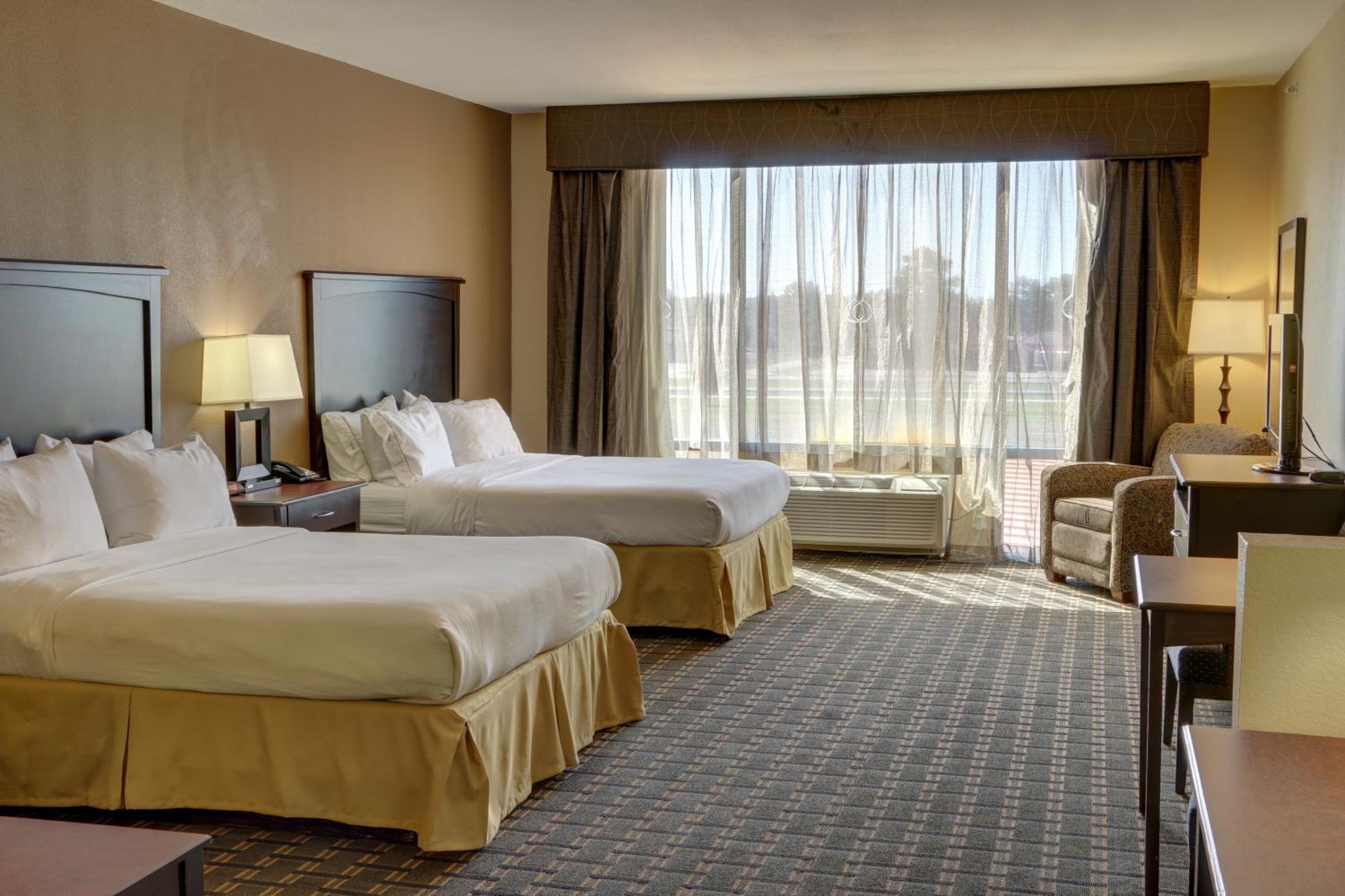 Standard Queen Room with Two Queen Beds - Photo 1
