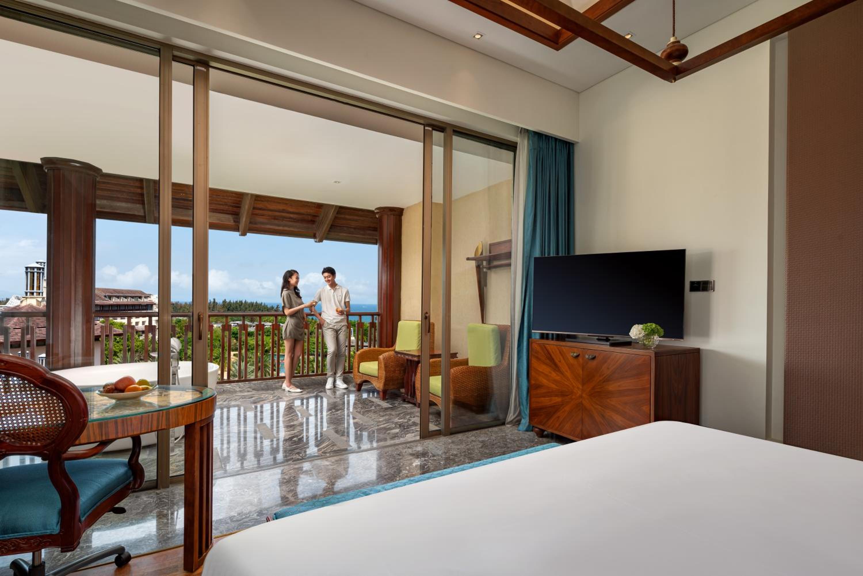 Fairmont Gold Room, Lounge Access, 1 King Bed Ocean View - Photo 3