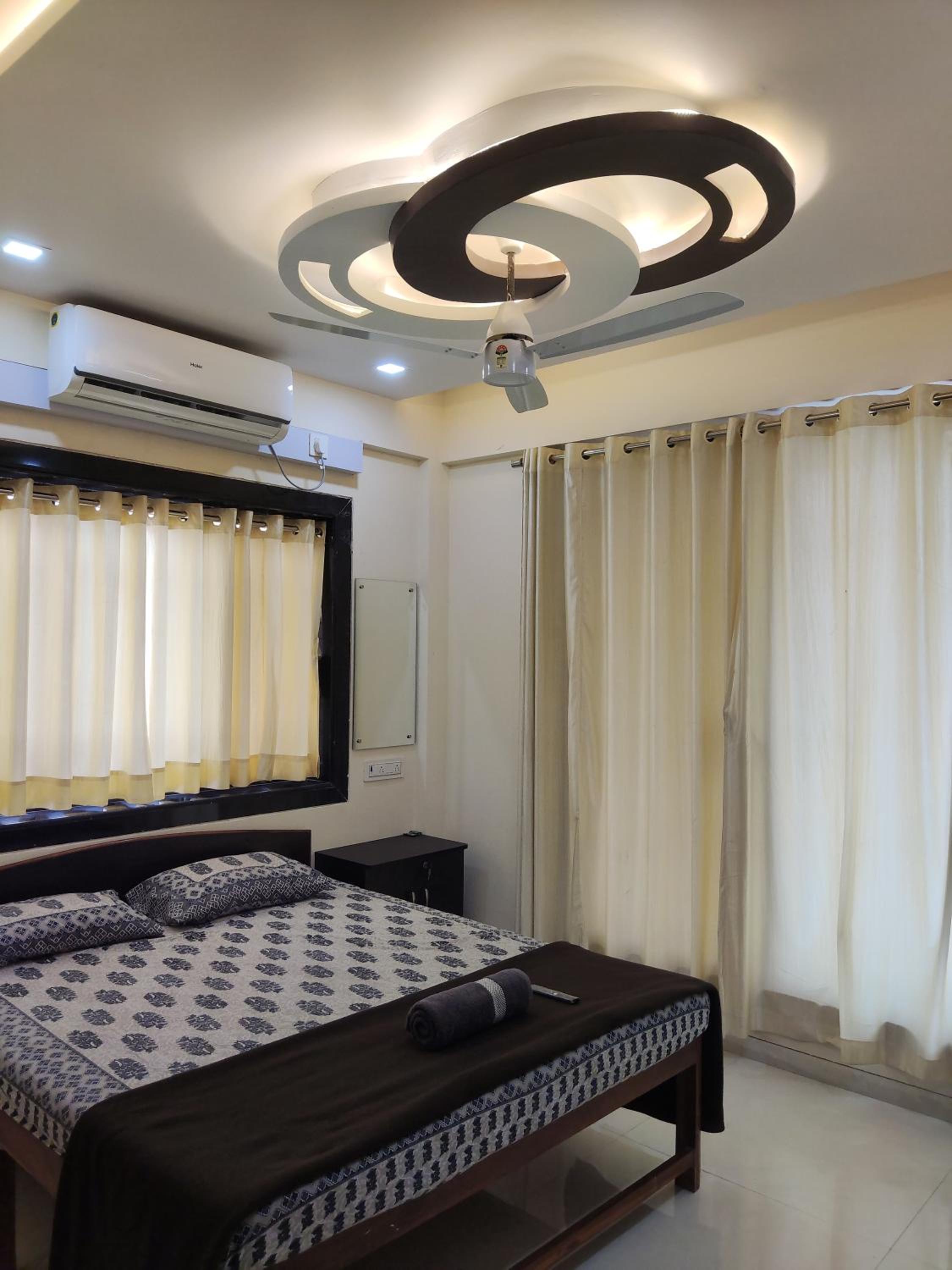 Family Room with Balcony - Photo 9