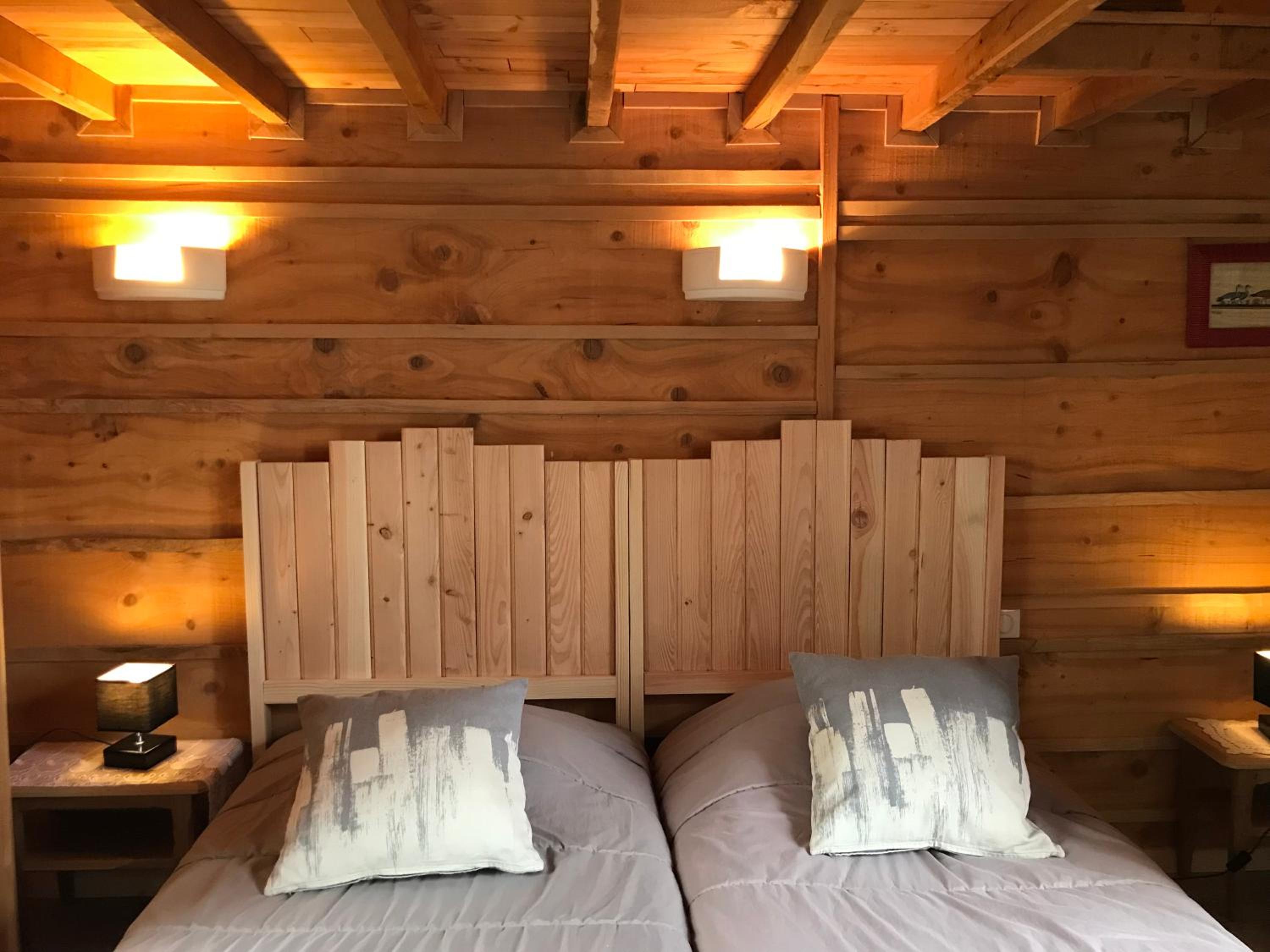 Quadruple Room with Shared Bathroom - Photo 1