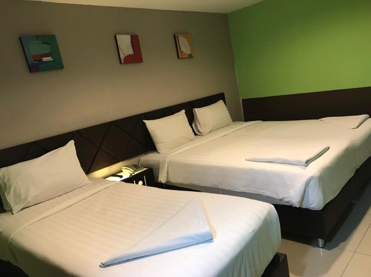 Superior Triple Room photo 2