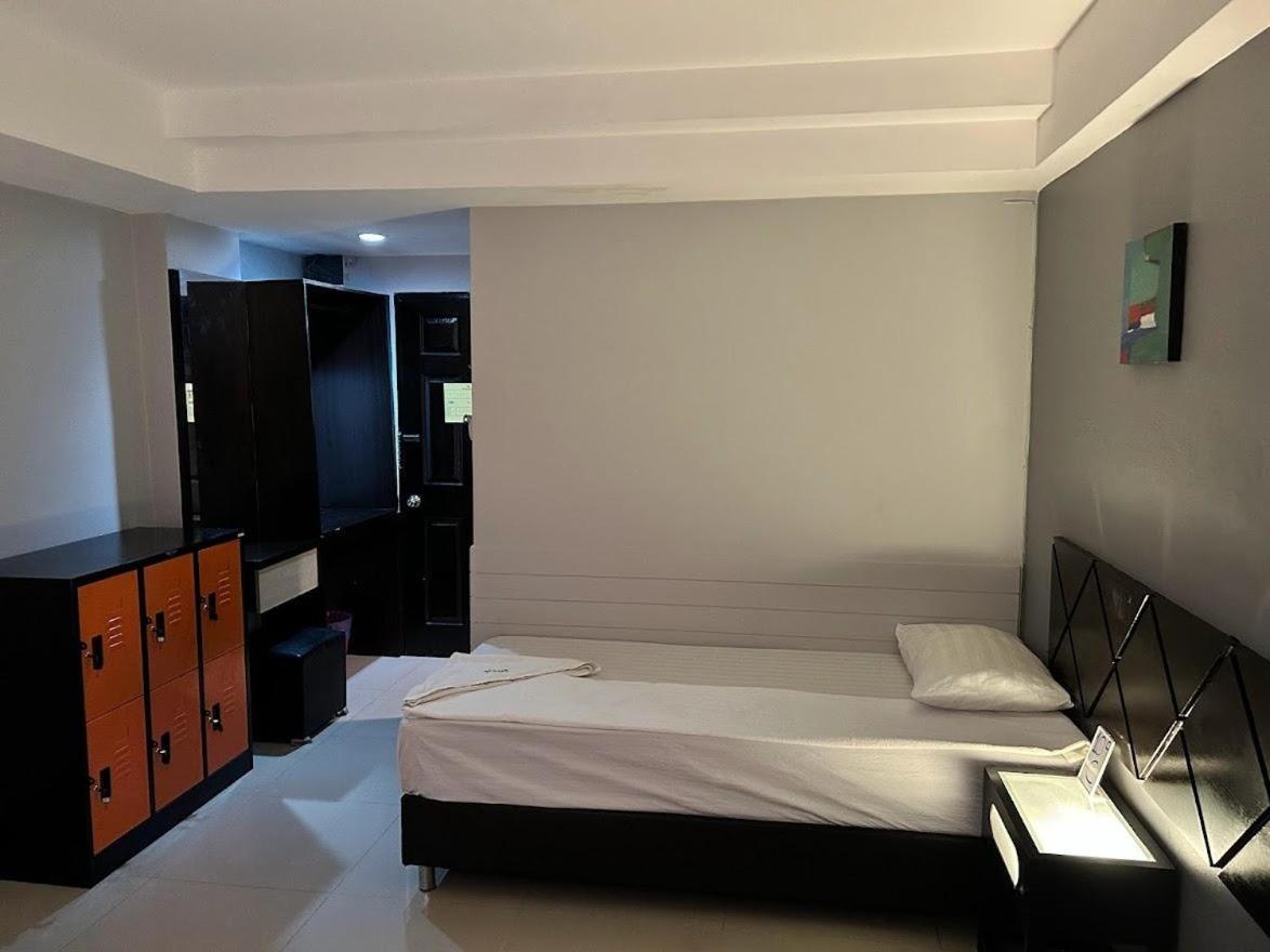 Single Bed in Mixed Dormitory Room photo 2