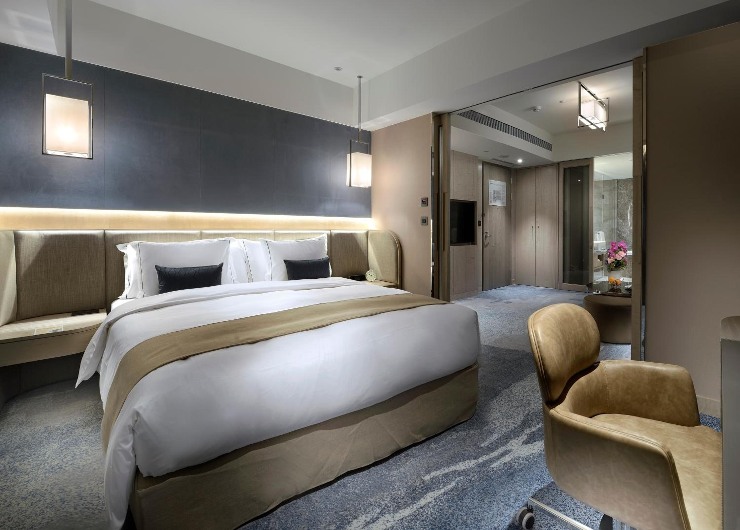 Deluxe Suite - Photo 1