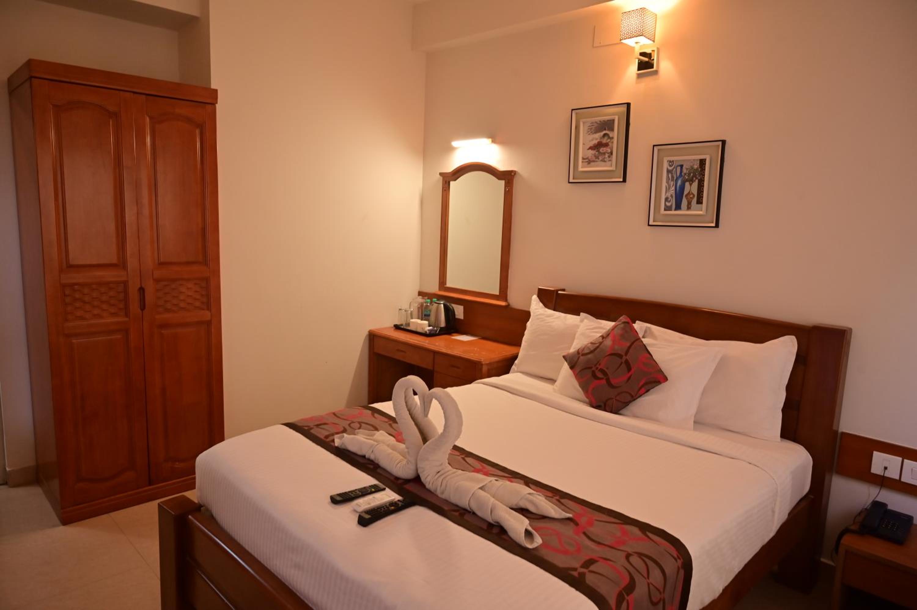 Standard Double Room - Photo 8