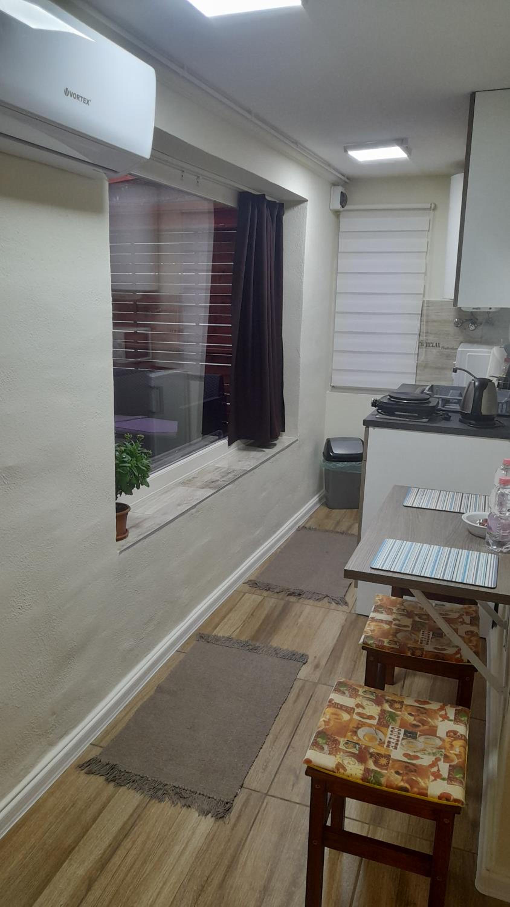 Studio Apartment - Photo 3
