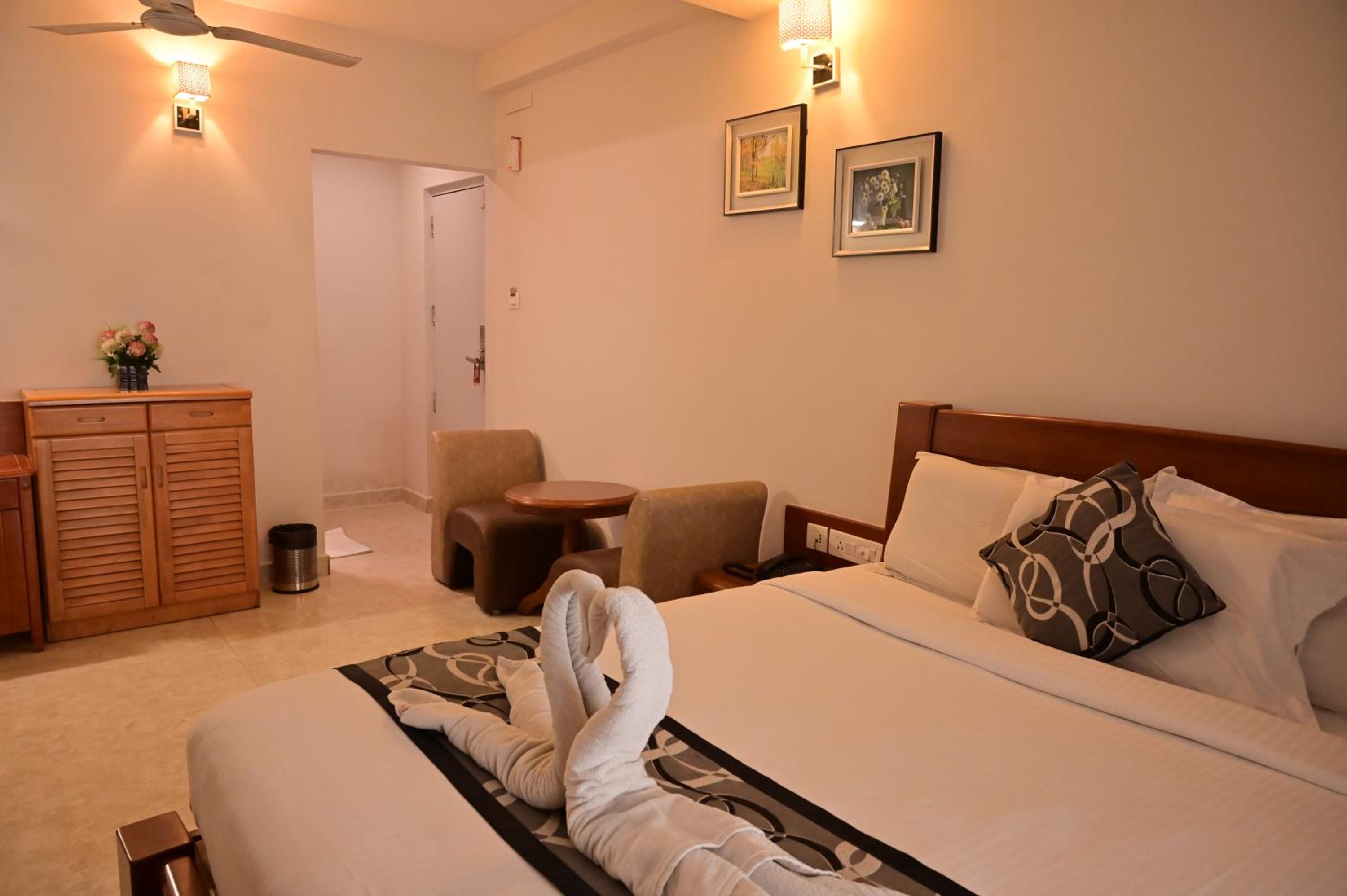 Deluxe Room - Photo 2