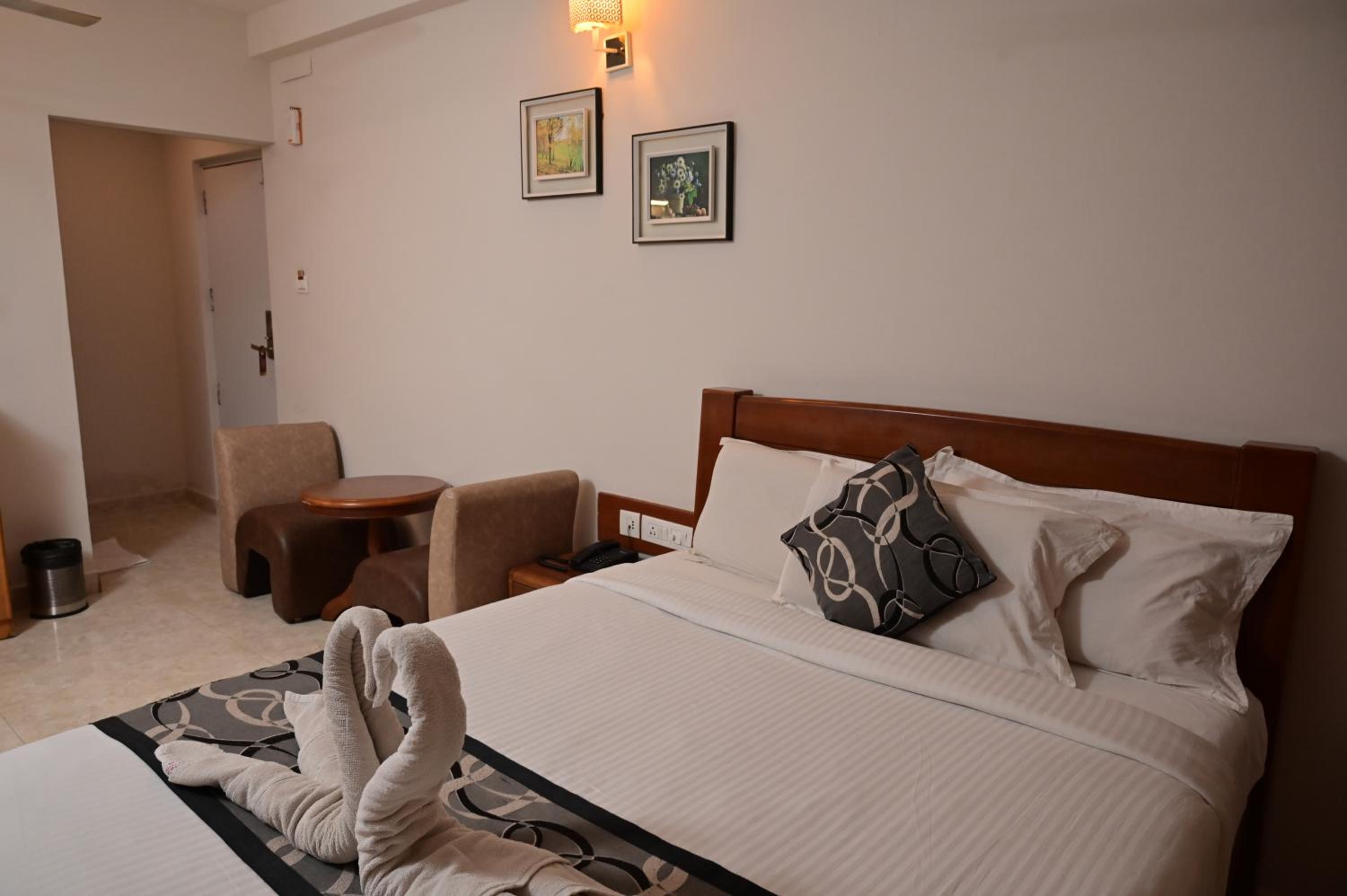 Deluxe Room - Photo 4