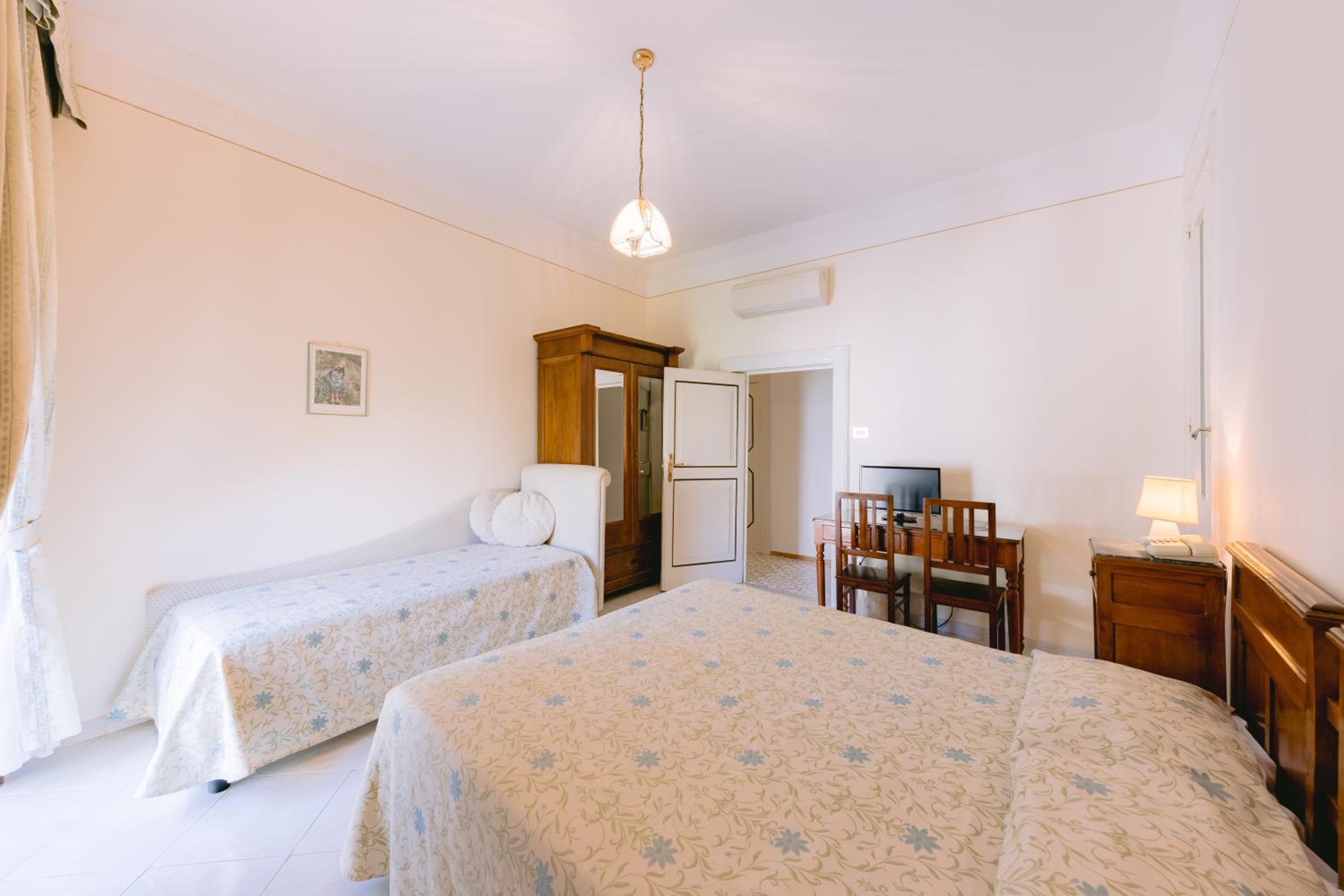 Triple Room - Photo 3