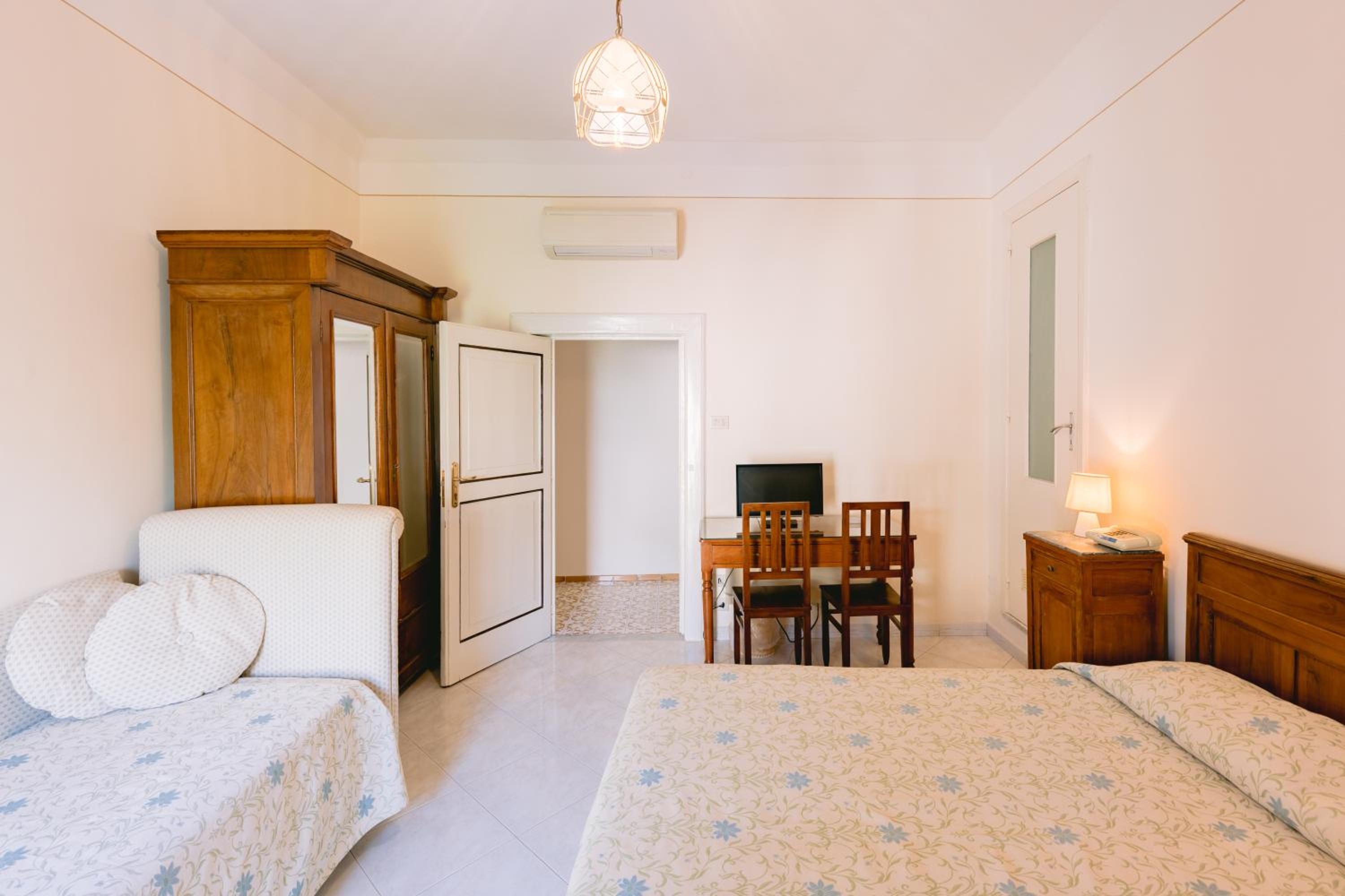 Triple Room - Photo 2