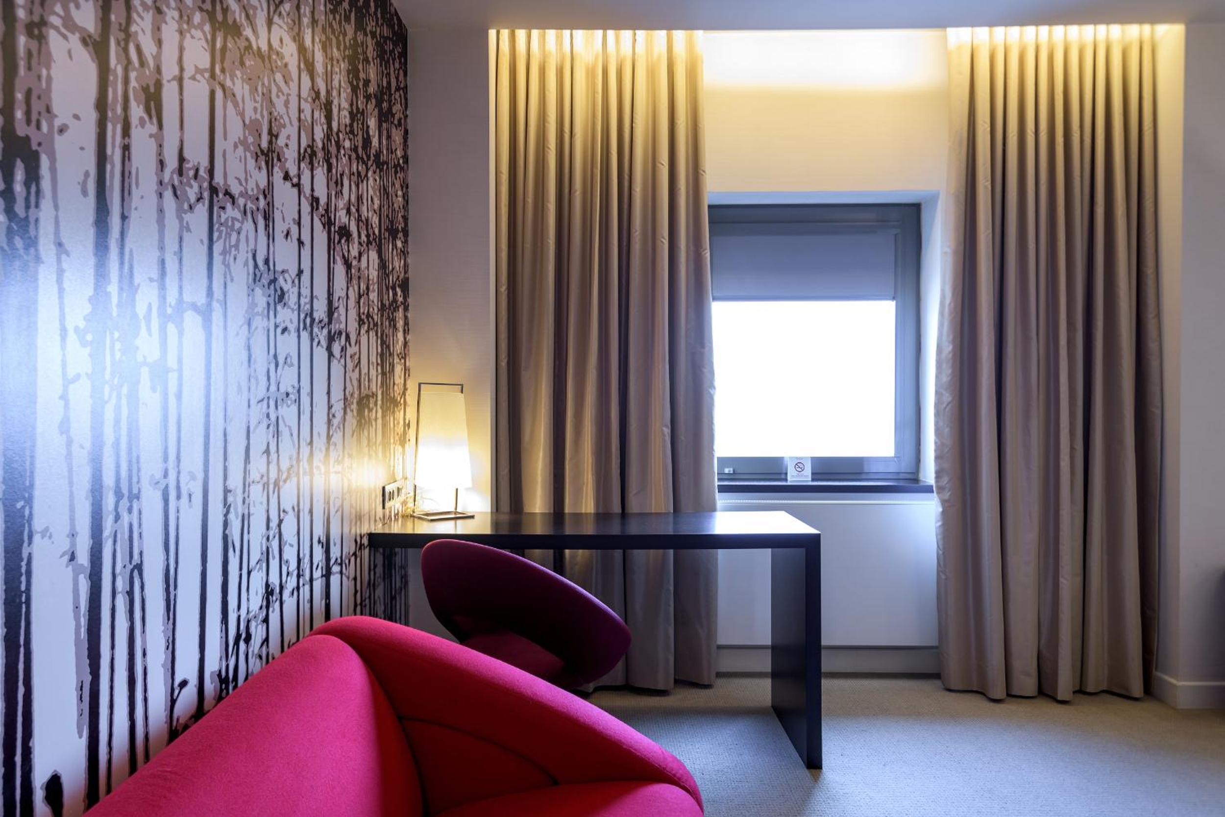 King Suite - Non-Smoking - Photo 1