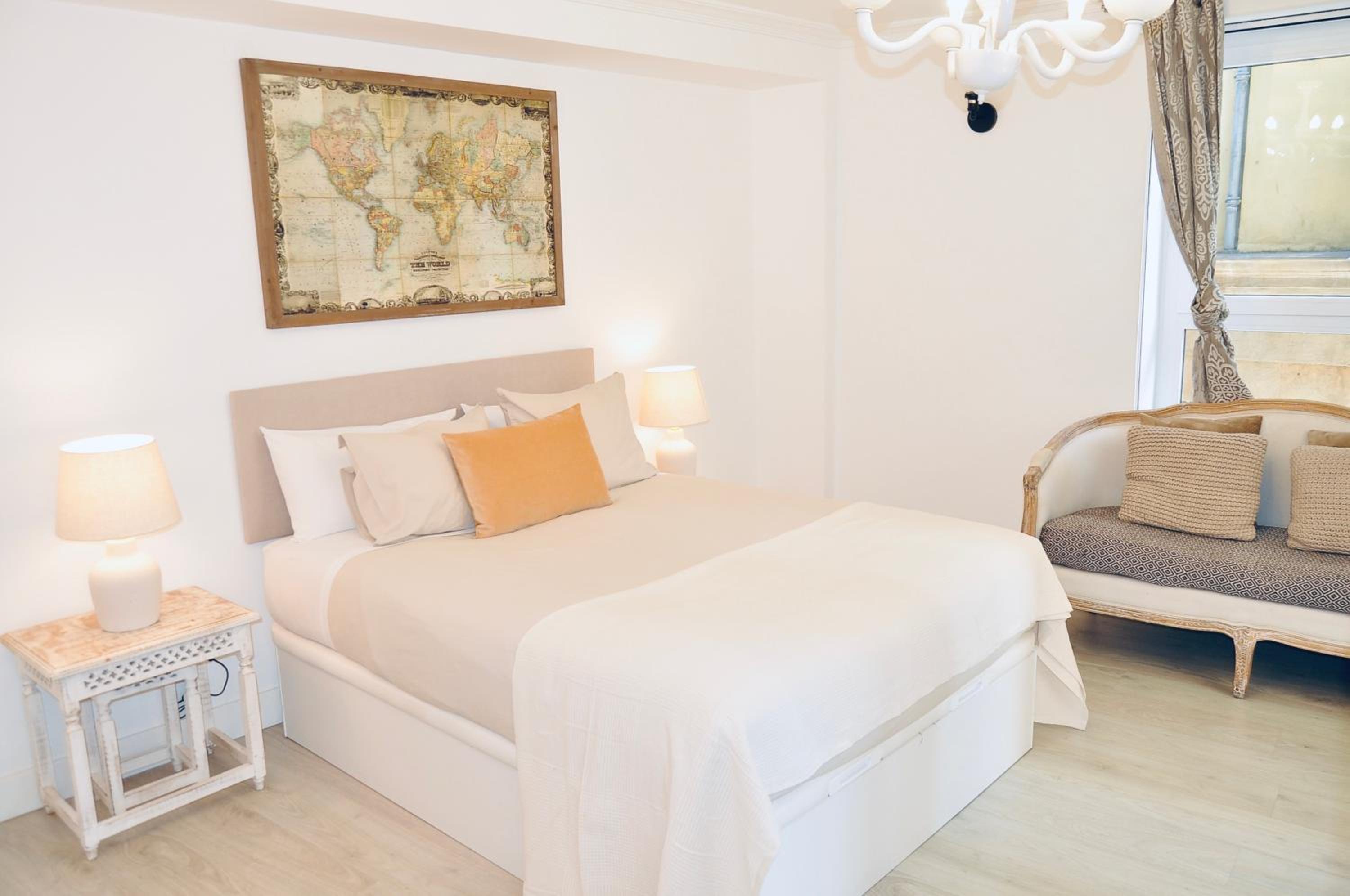 Deluxe King Suite - Photo 1