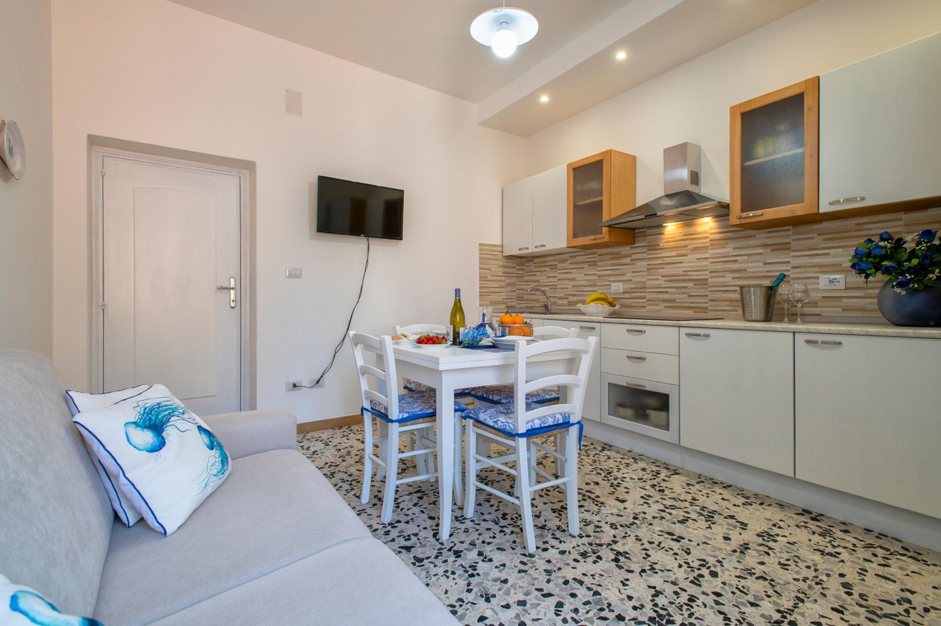 Large One-Bedroom Apartment - 1st Floor - Photo 15