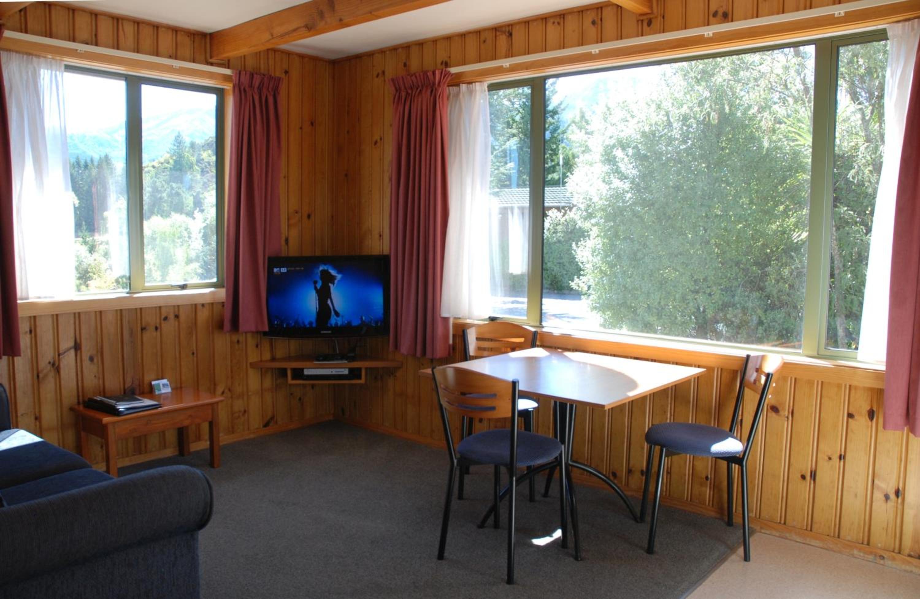 One-Bedroom Queen Chalet - Photo 5