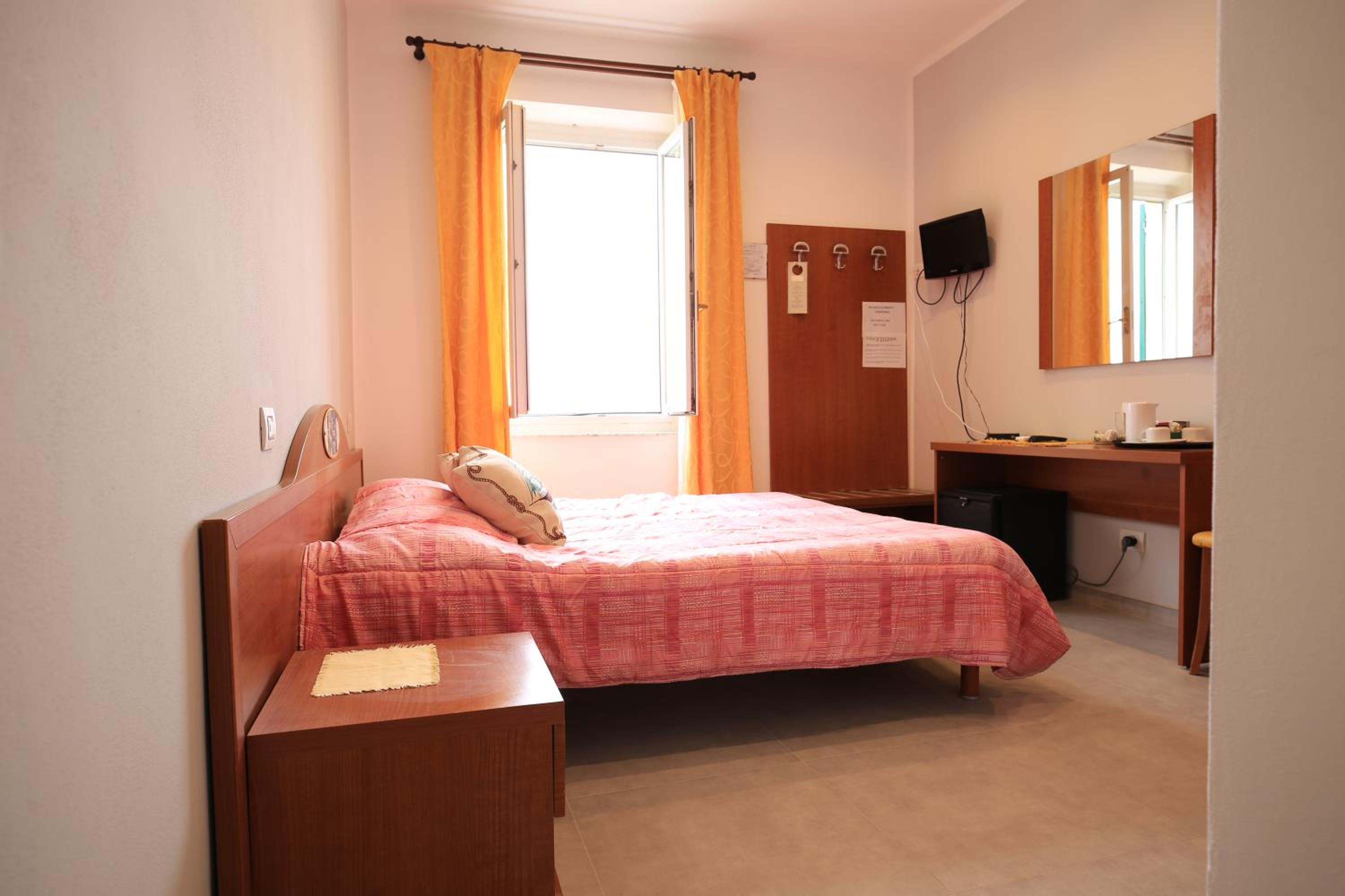 Double Room with Sea View photo 3