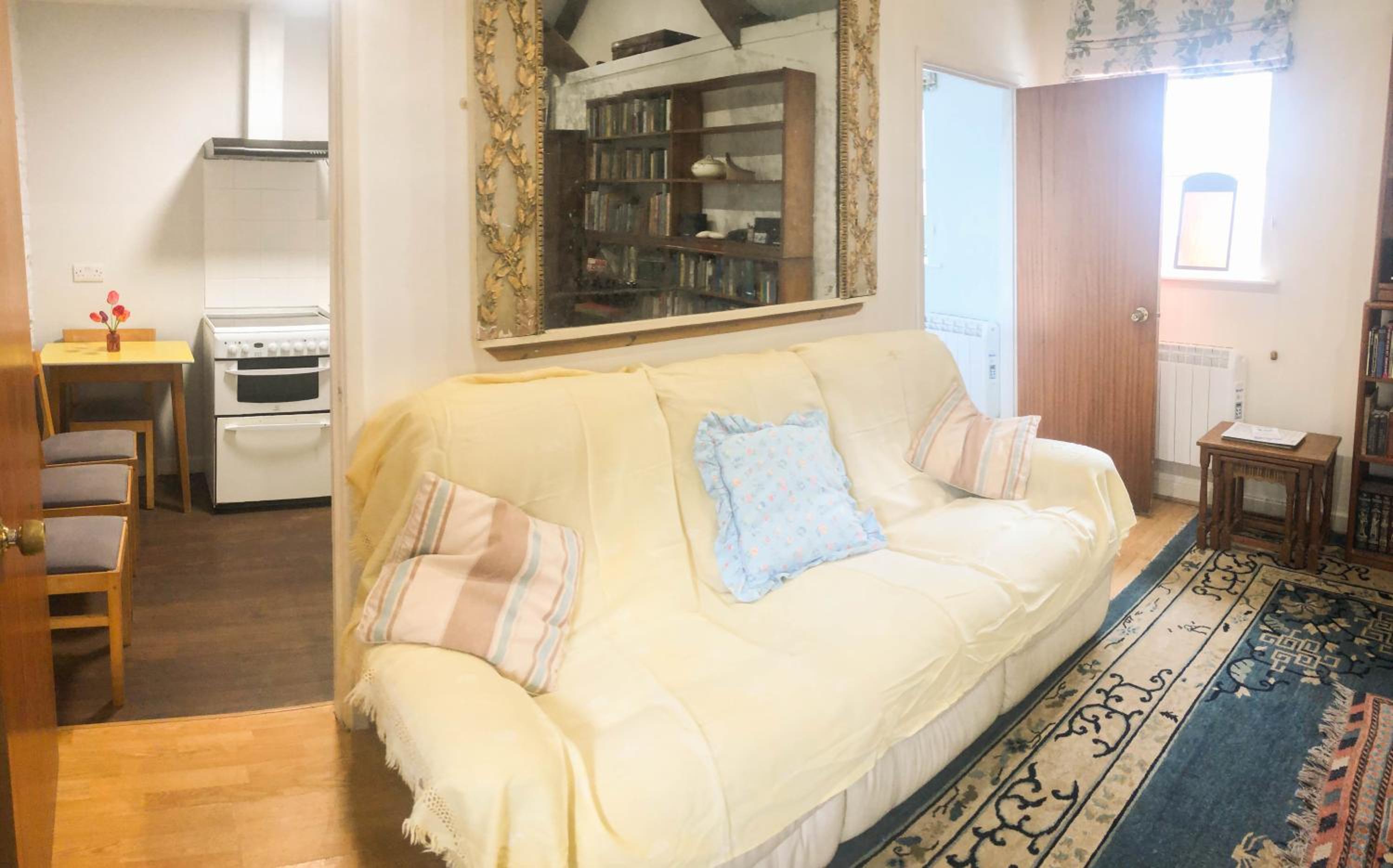 One-Bedroom Apartment photo 3