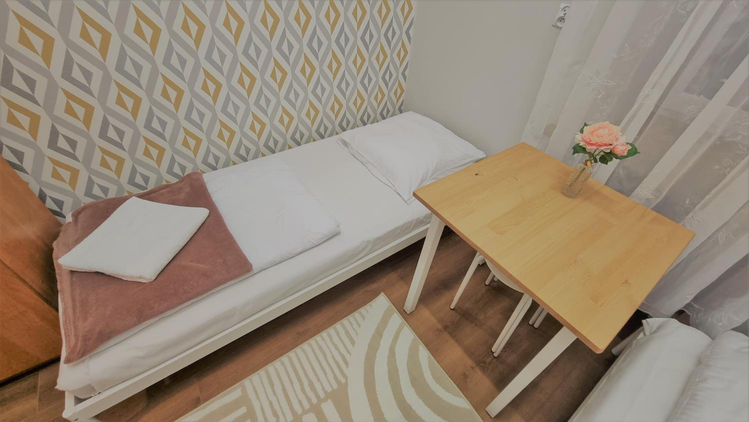 Twin Room - Photo 3