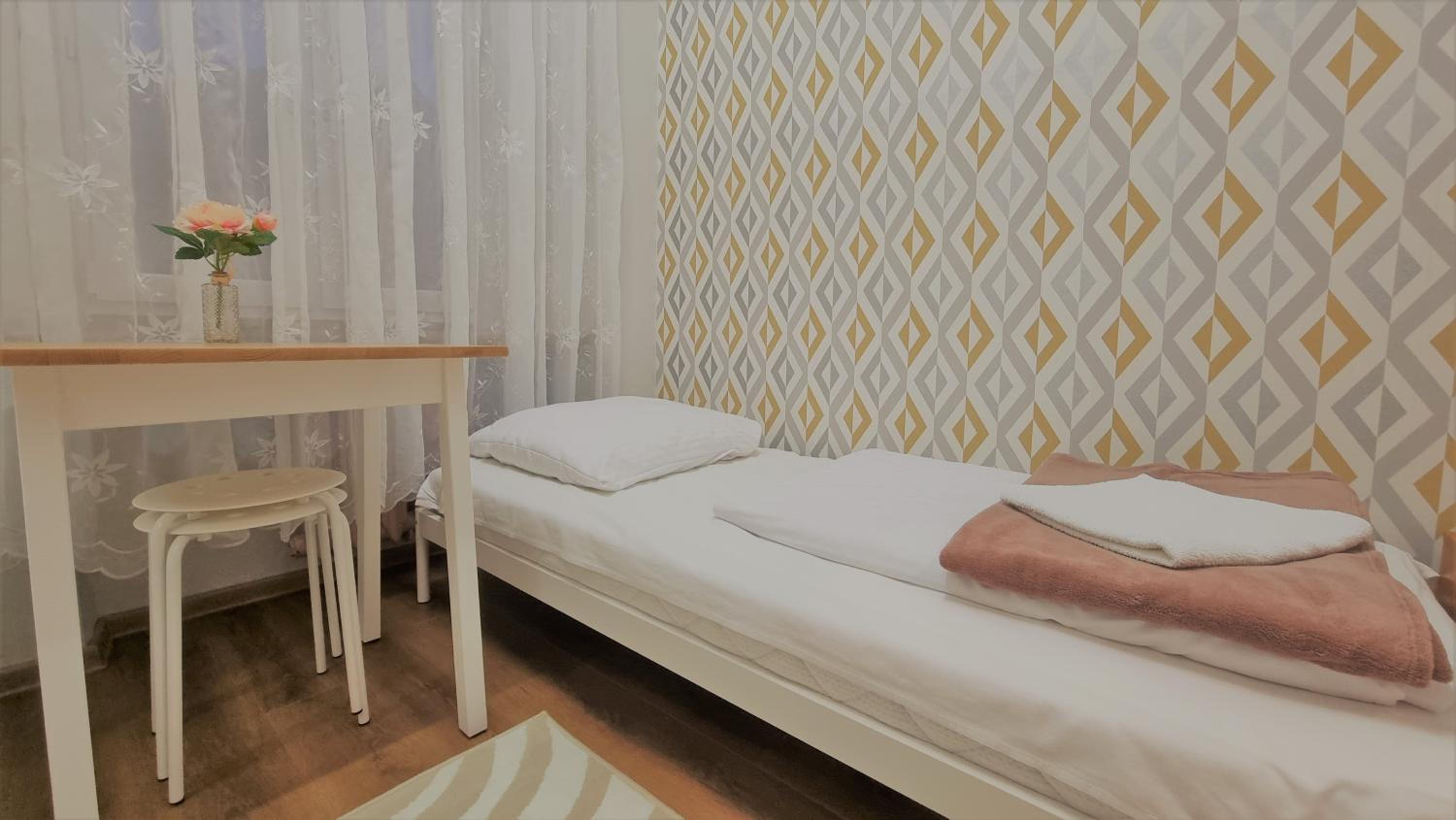 Twin Room - Photo 9