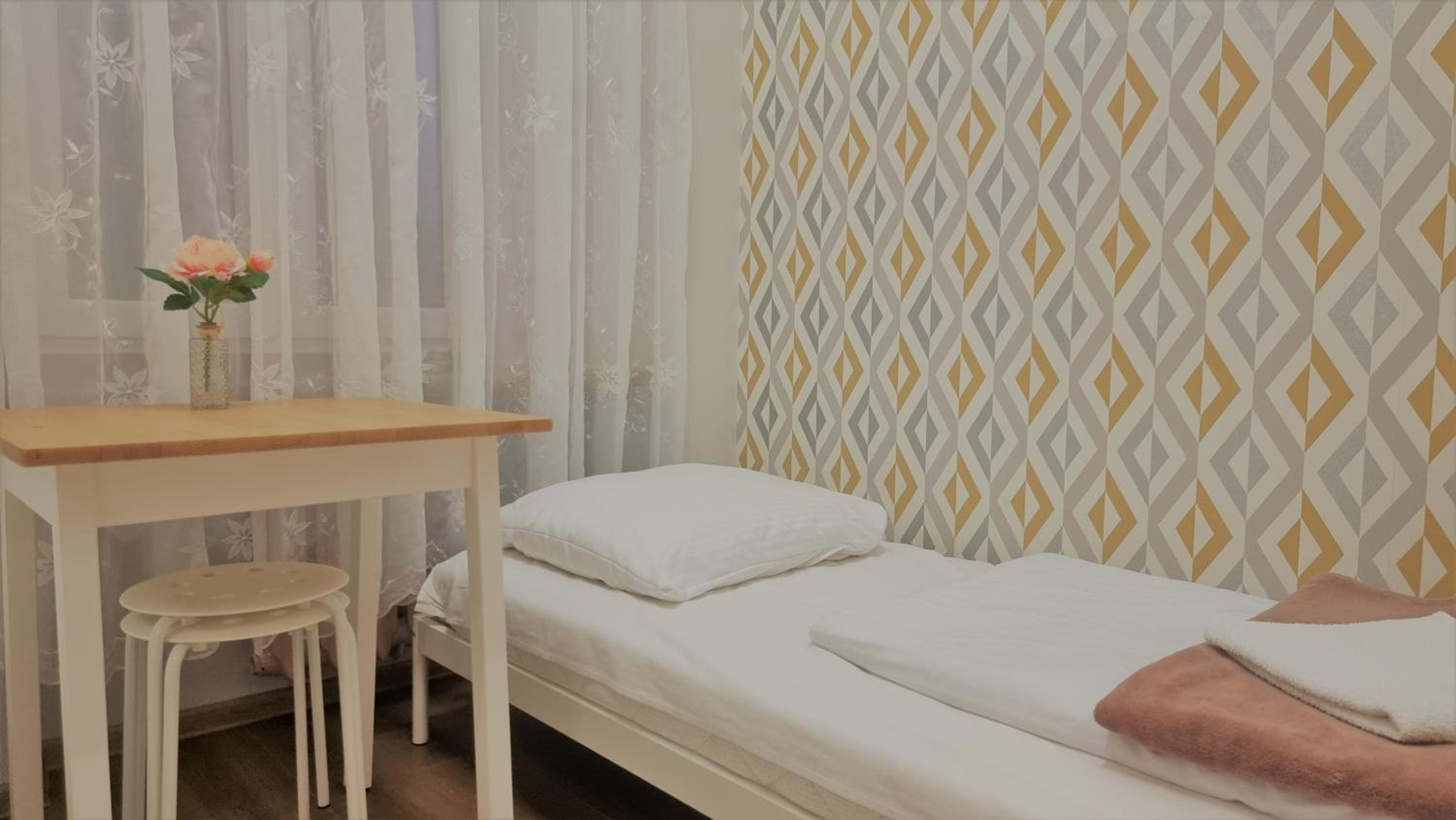 Twin Room - Photo 10