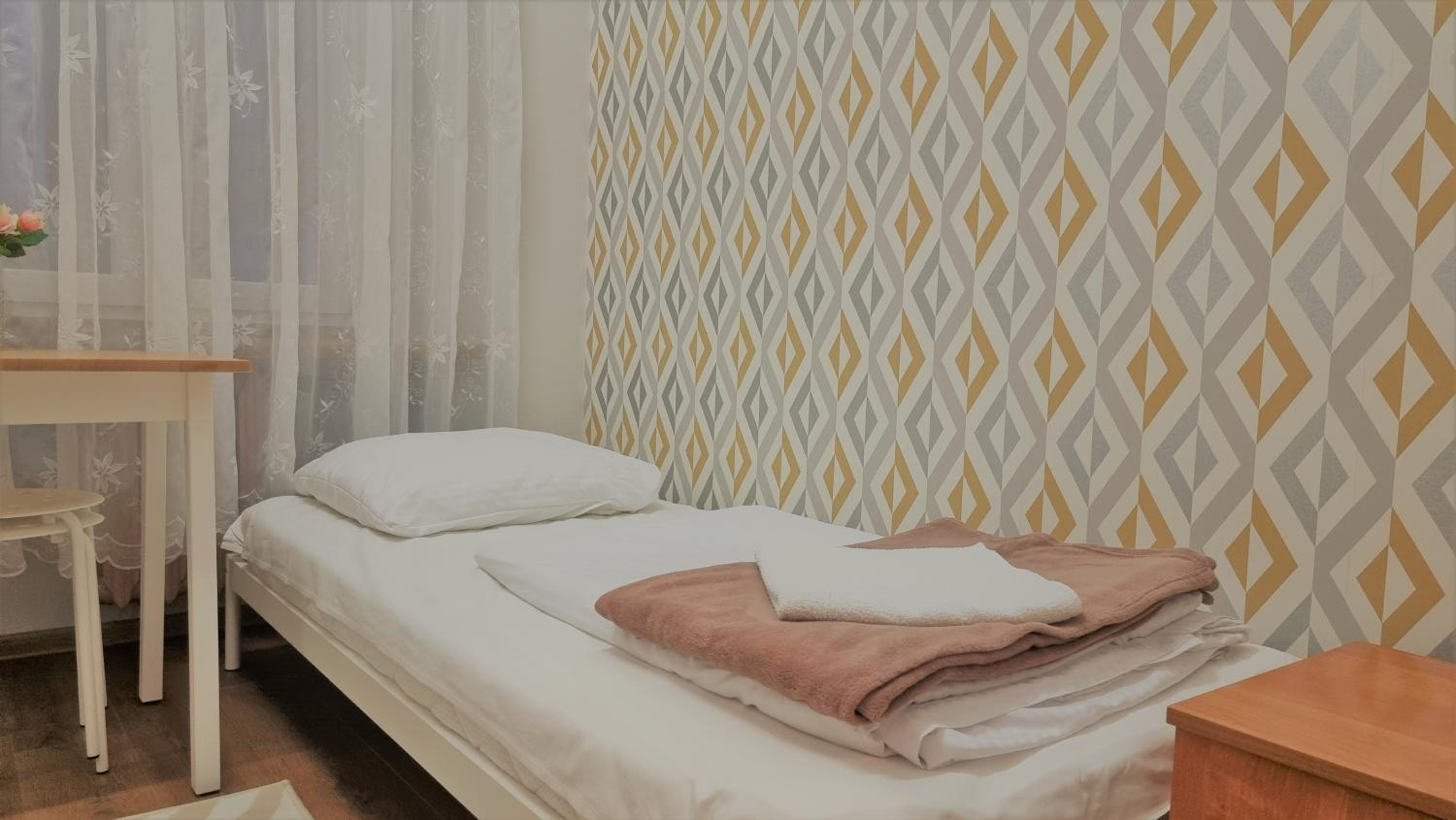 Twin Room - Photo 11
