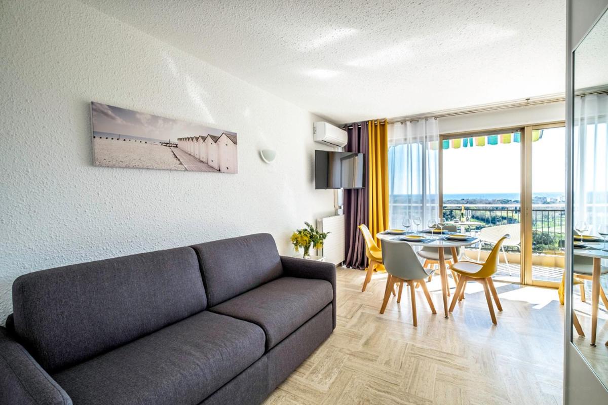 Family Studio with Pool View