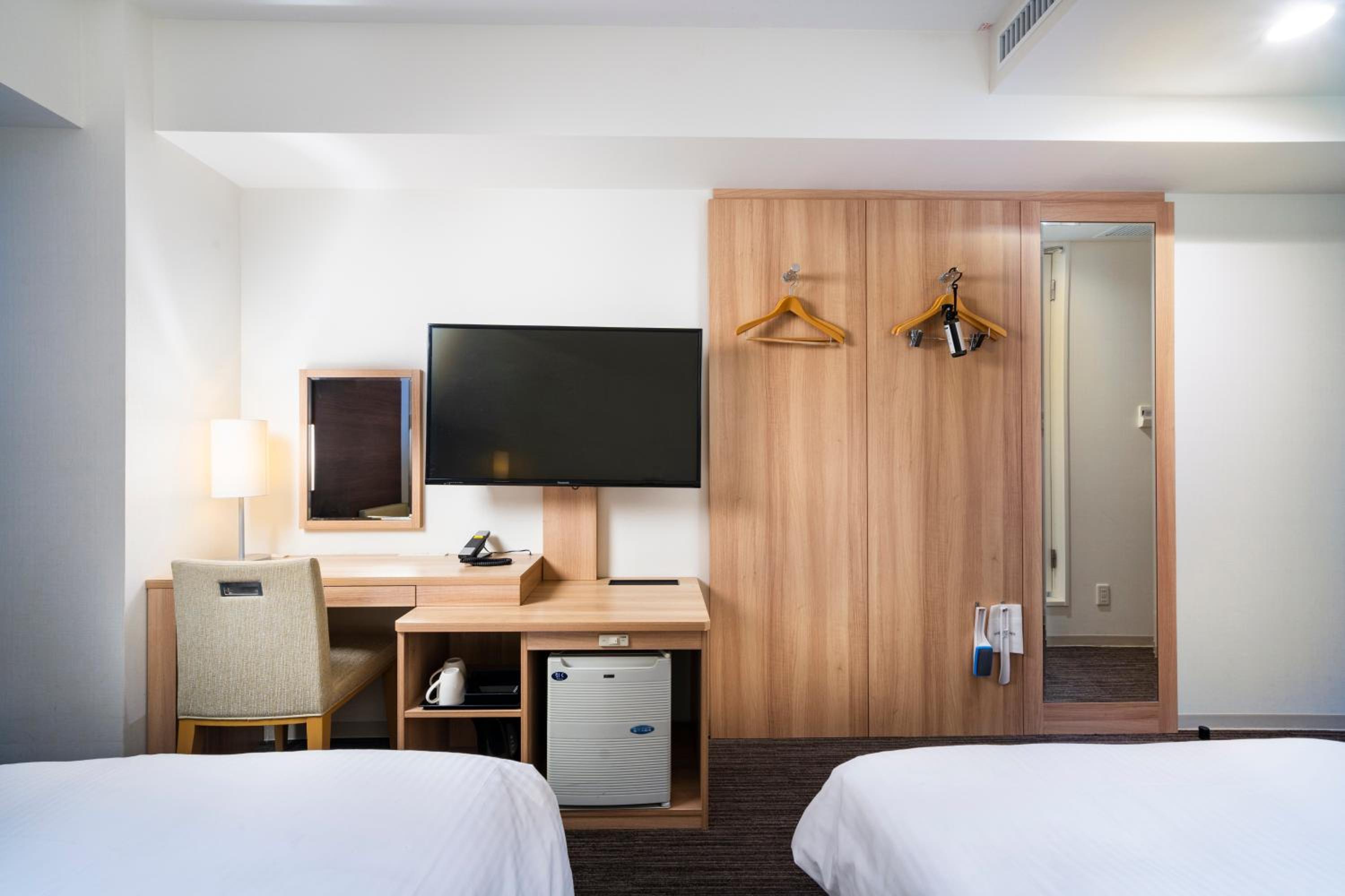 Twin Room - Non-Smoking - Photo 9