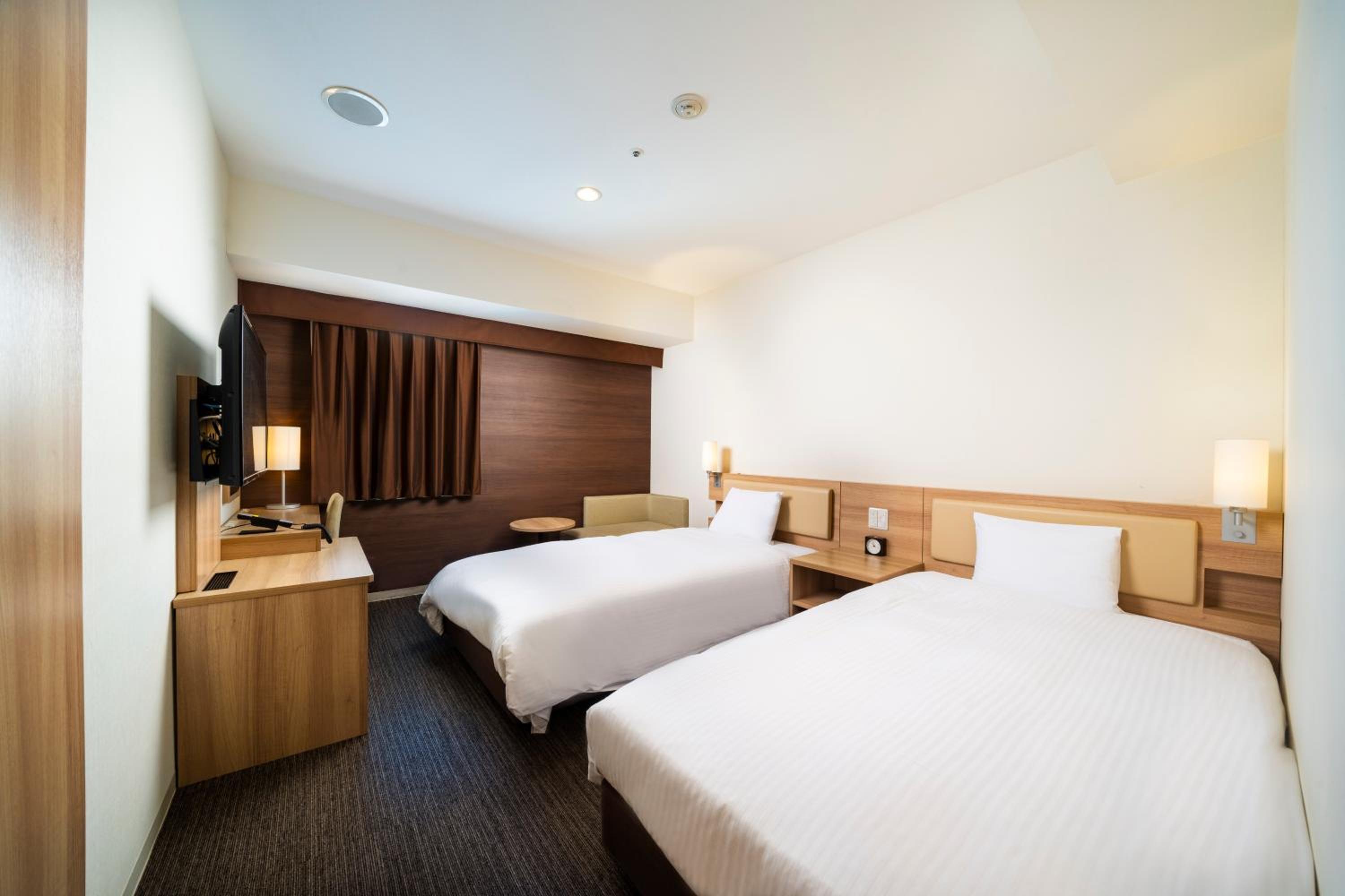 Twin Room - Non-Smoking - Photo 11