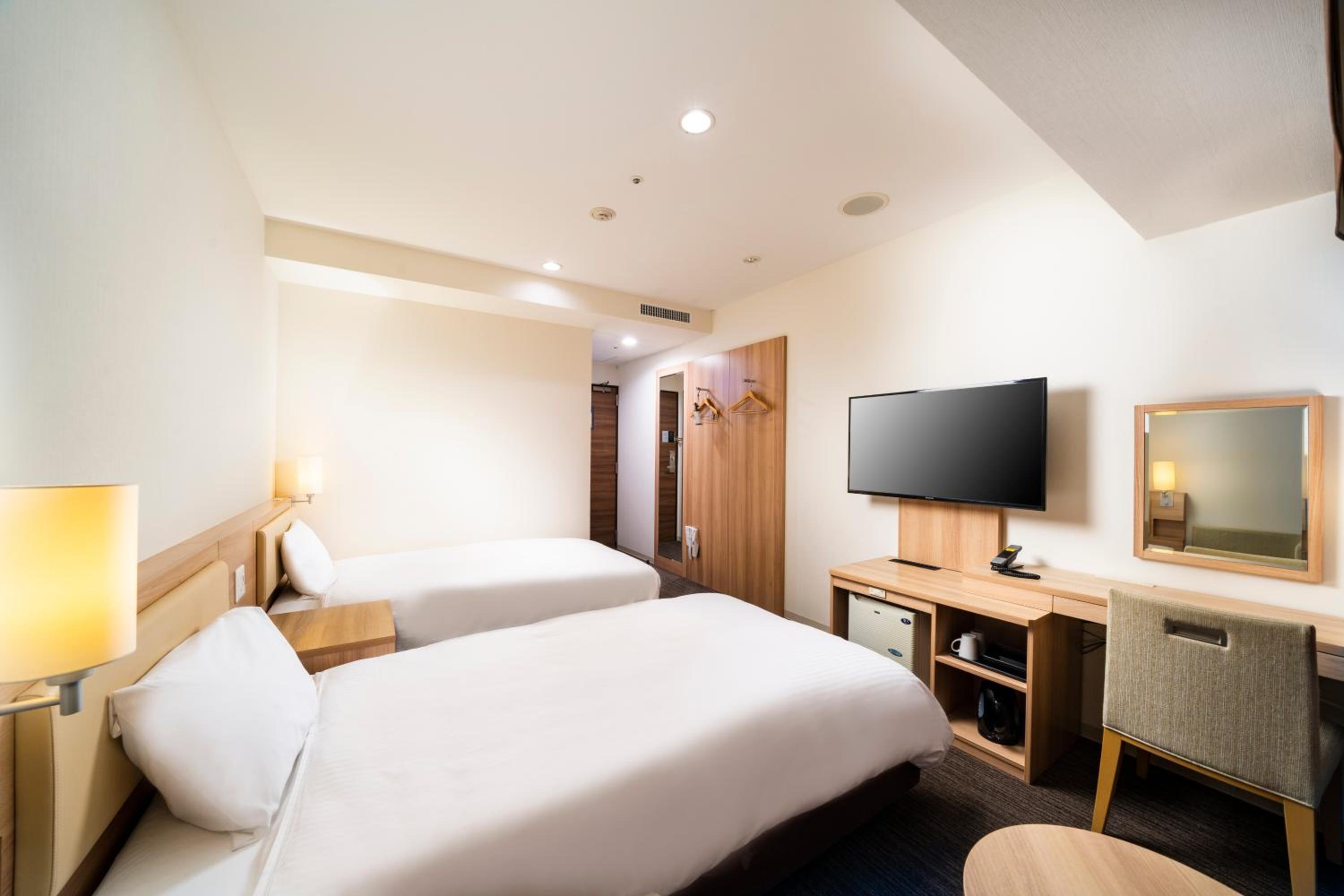 Twin Room - Non-Smoking - Photo 13