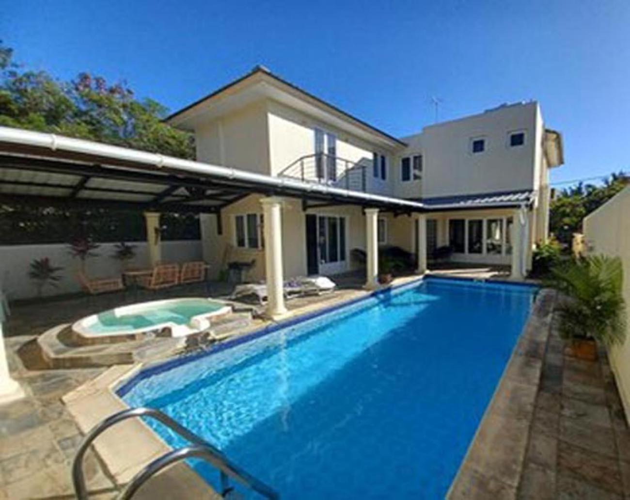 Three-Bedroom Villa photo 2