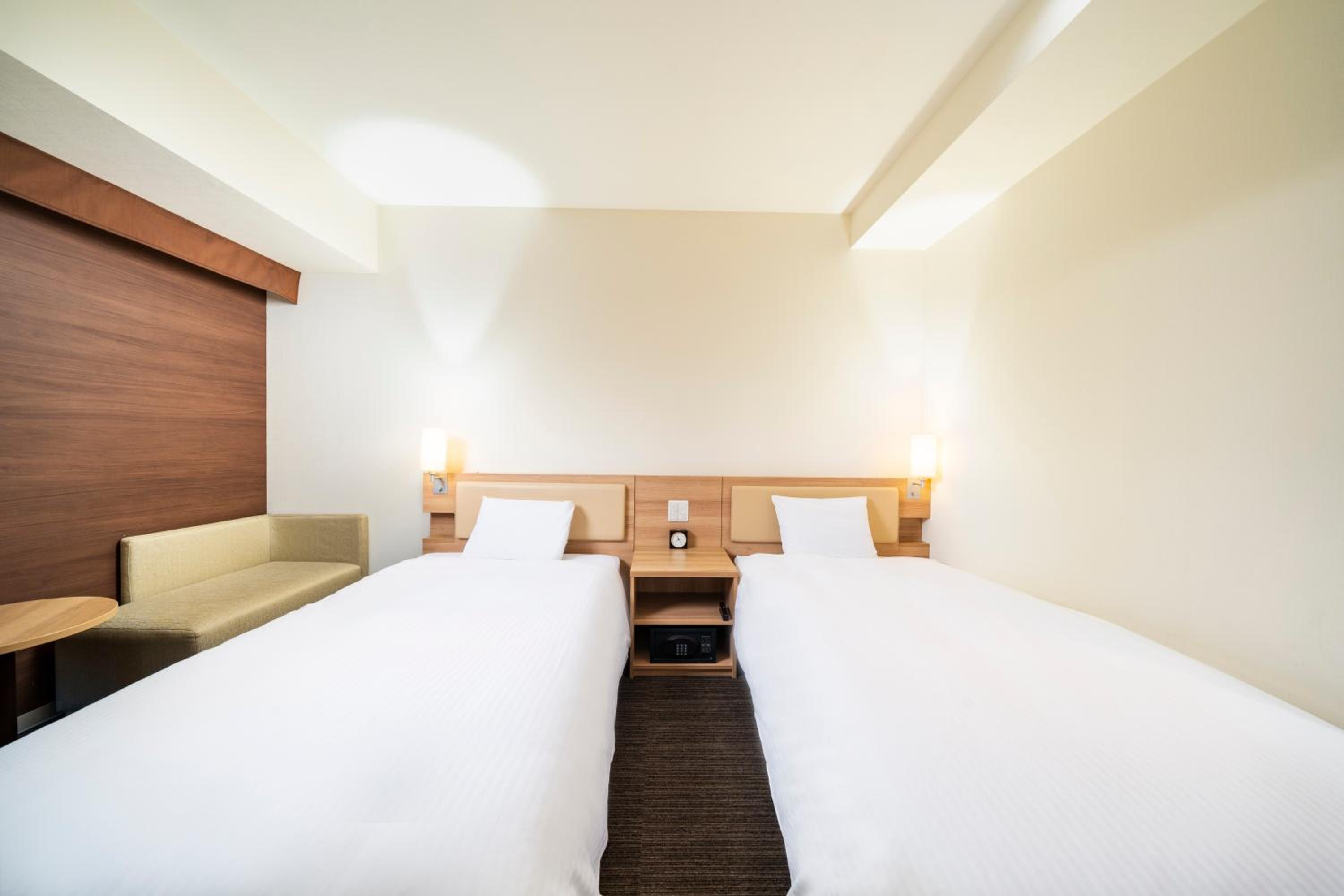 Twin Room - Non-Smoking - Photo 1