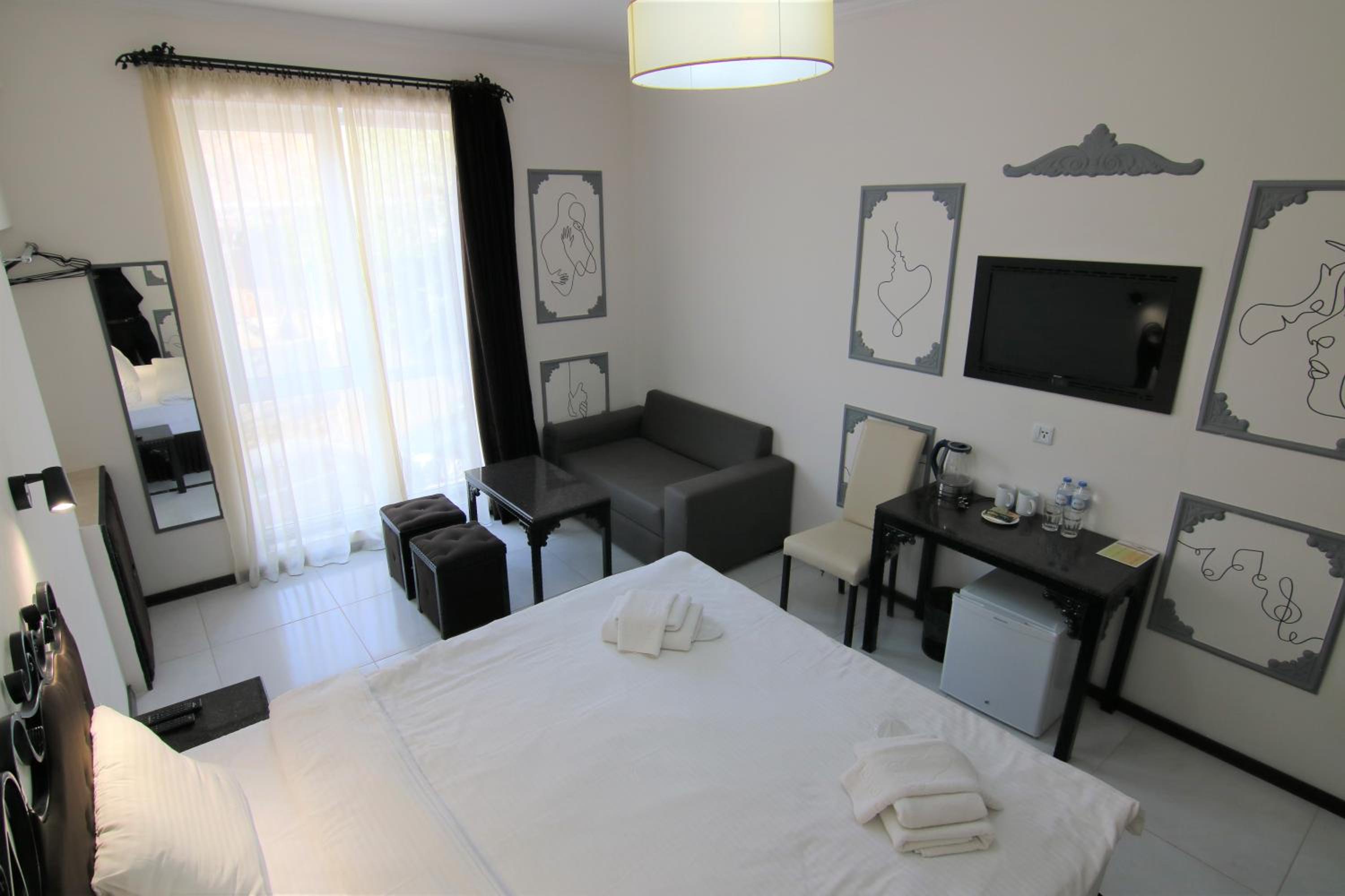 Deluxe Double Room photo 3