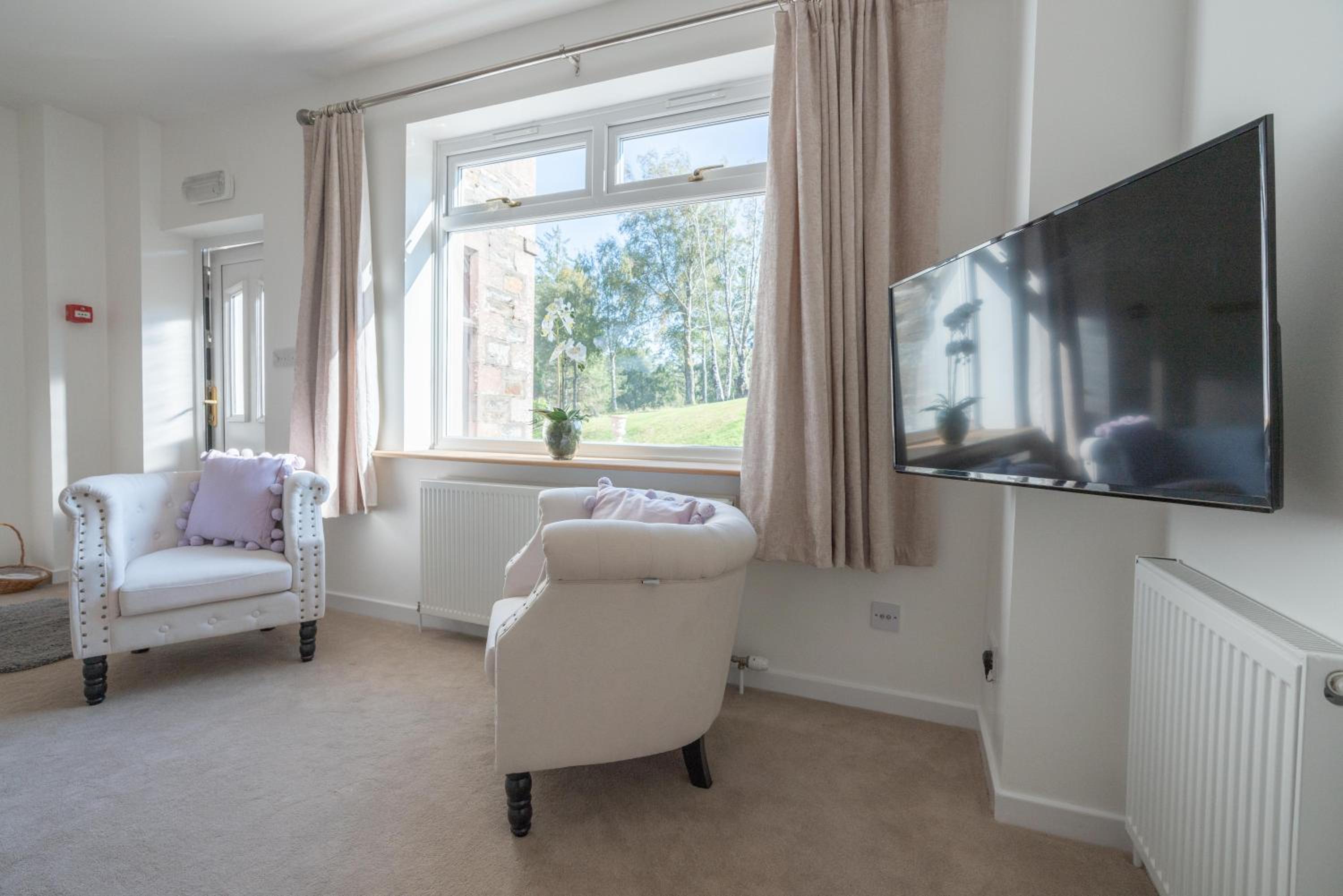 Superior King Suite photo 3