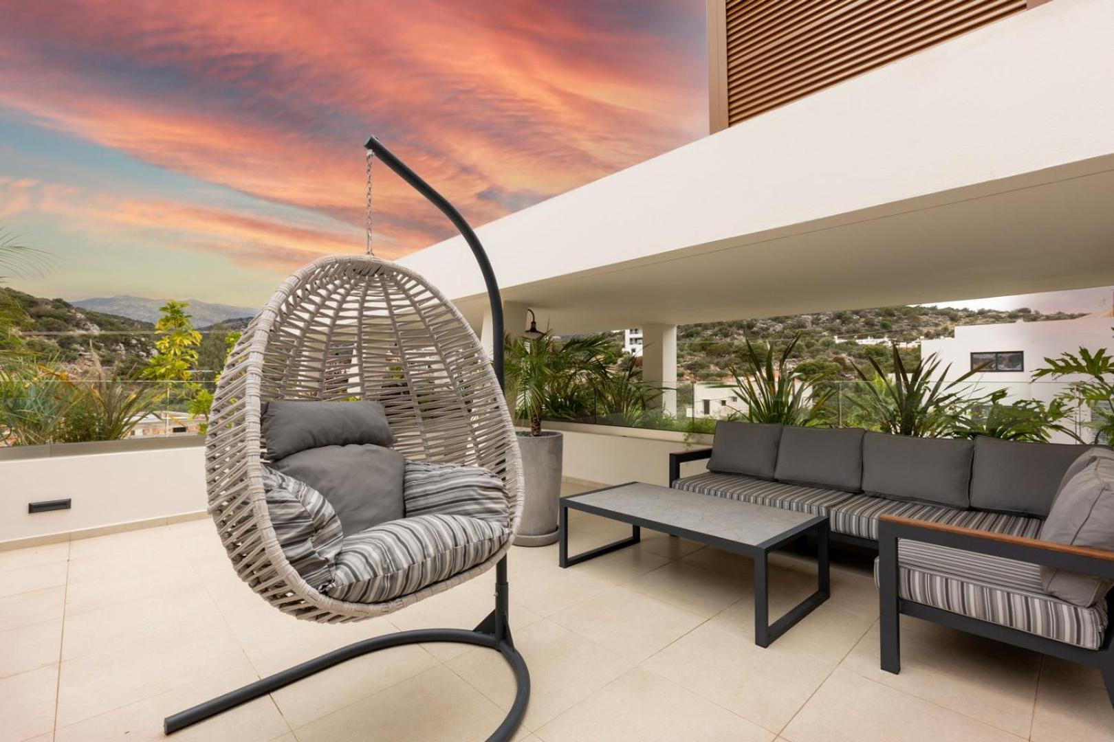 Premium One-Bedroom Suite with Sea View & Outdoor Jetted Tub - Photo 7