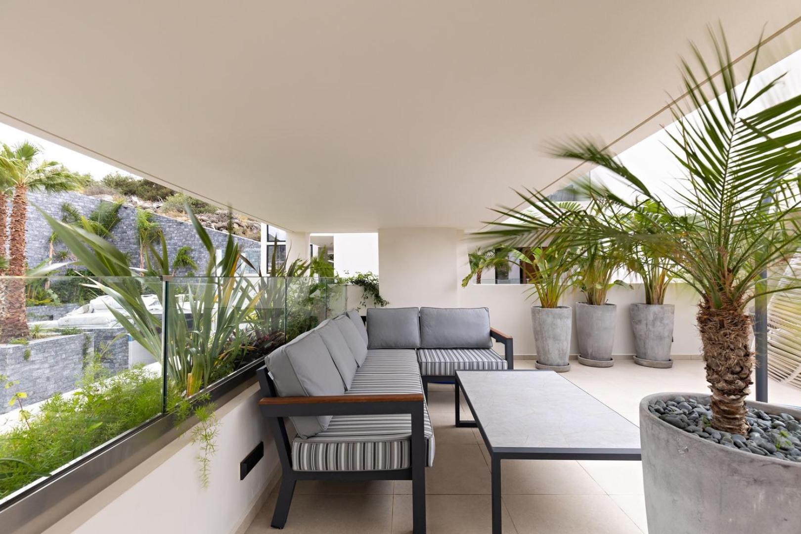 Premium One-Bedroom Suite with Sea View & Outdoor Jetted Tub - Photo 11